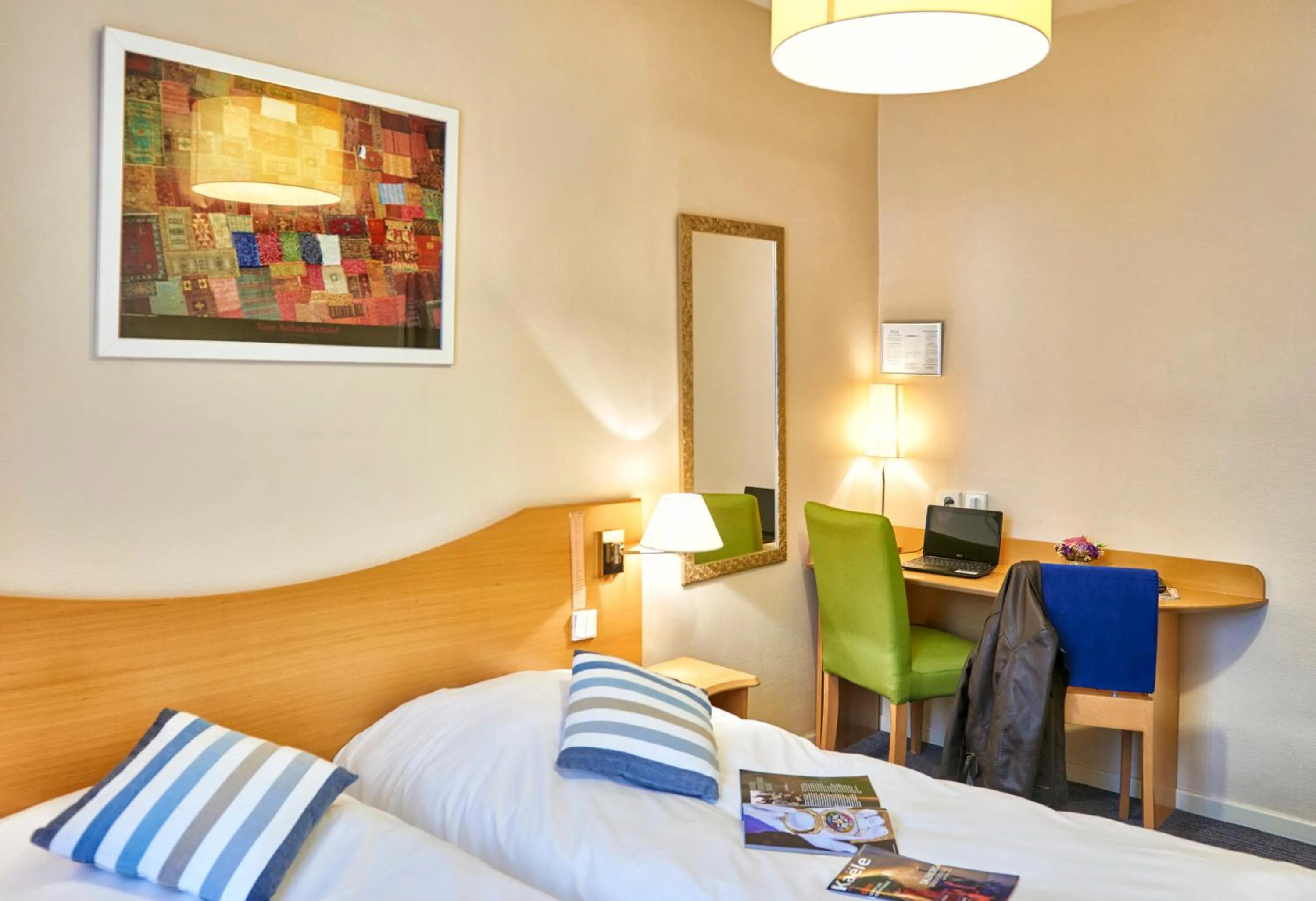 Twin Room in Hôtel du Nord