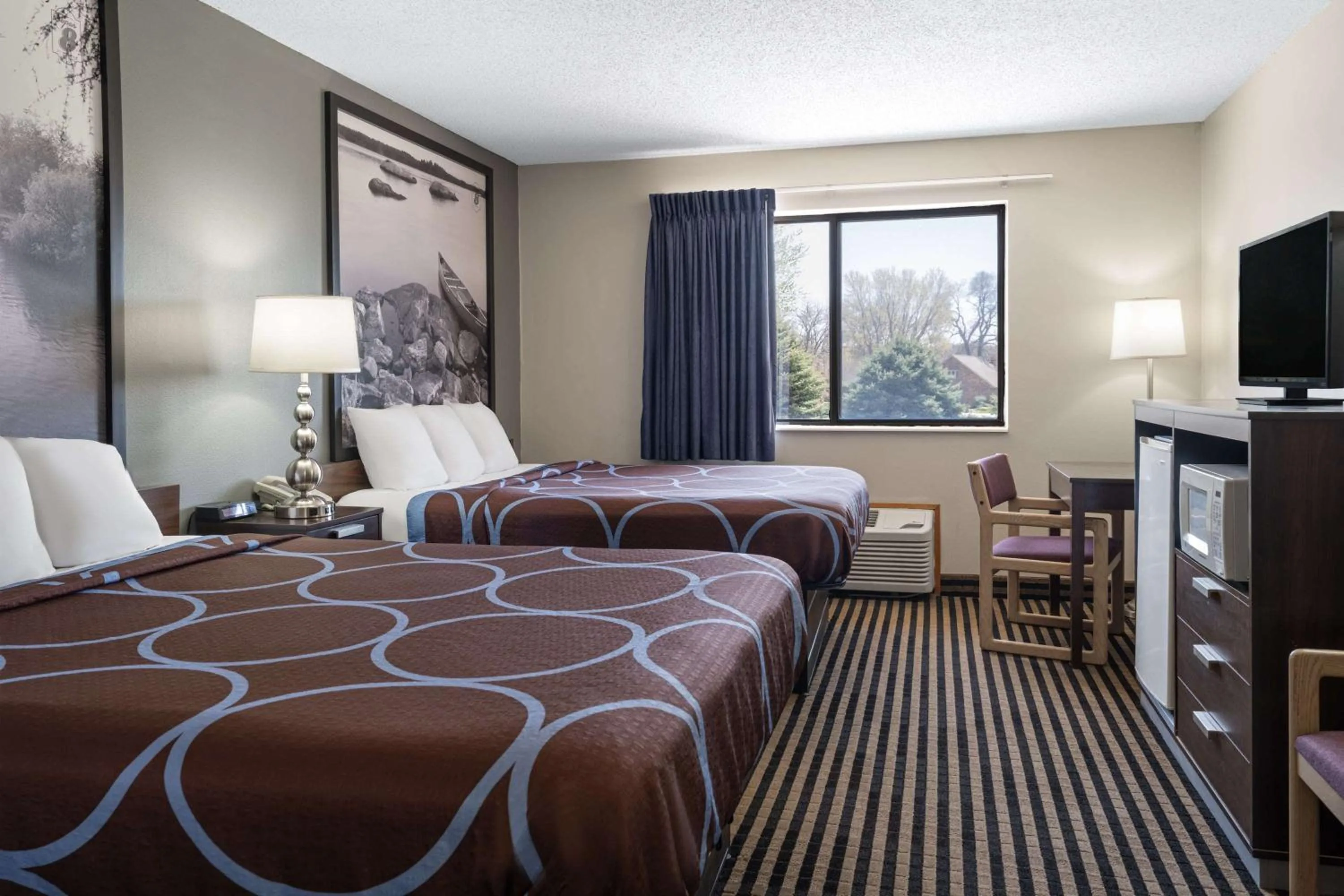 Queen Room with Two Queen Beds - Non-Smoking in Super 8 by Wyndham Humboldt