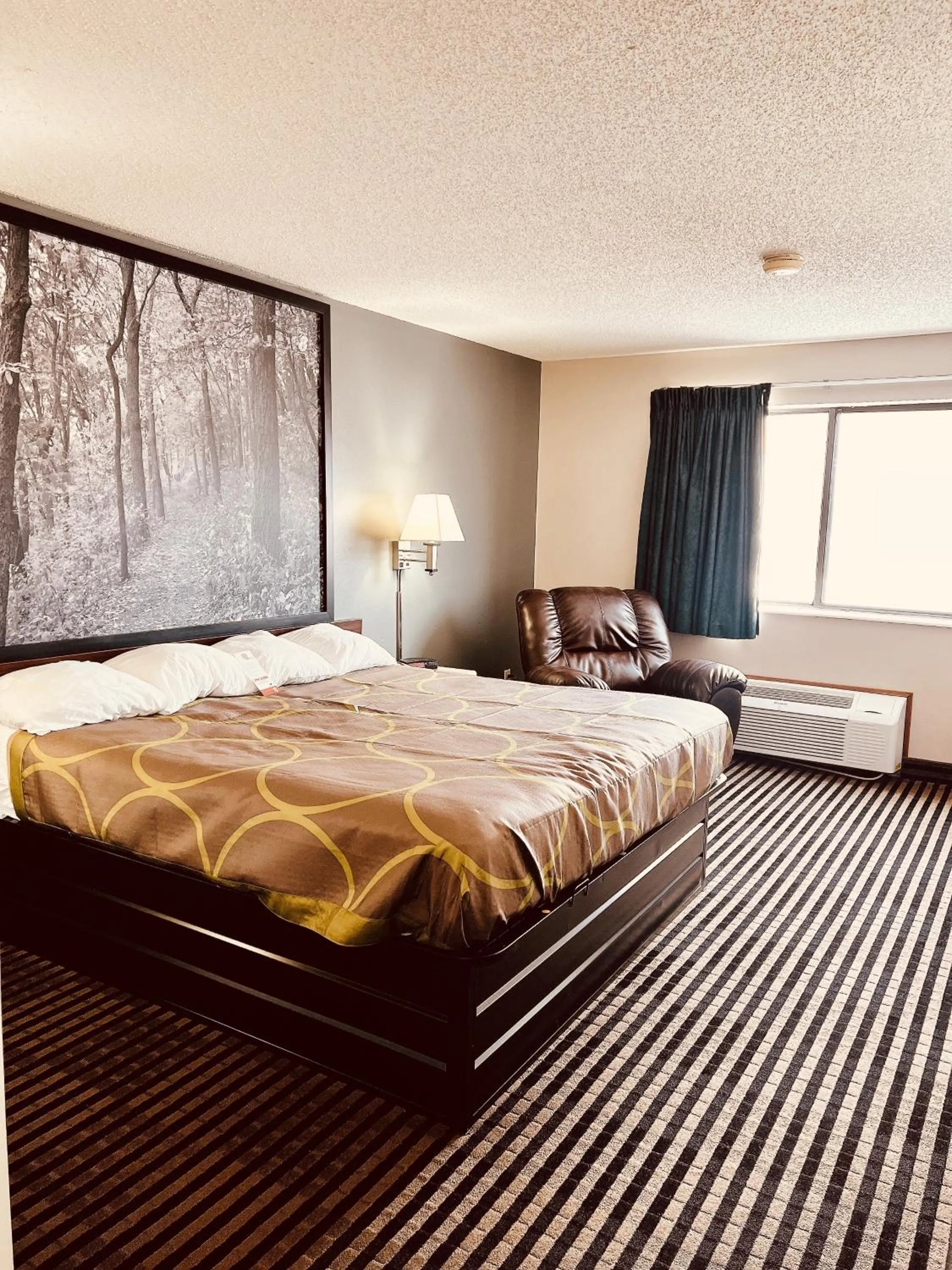 King Room - Non-Smoking in Super 8 by Wyndham Humboldt