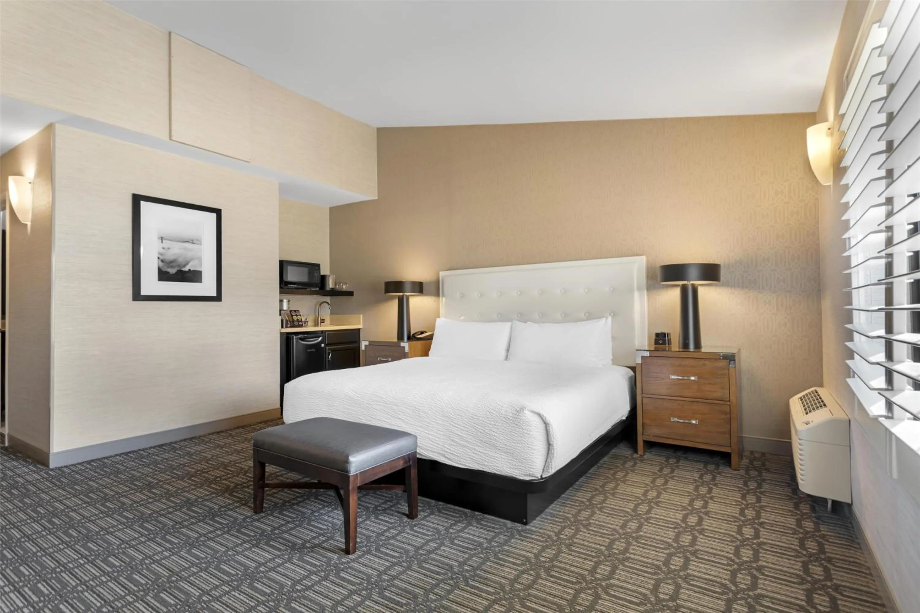 King Room - Communication Assistance/Non-Smoking in Best Western Plus Stevenson Manor