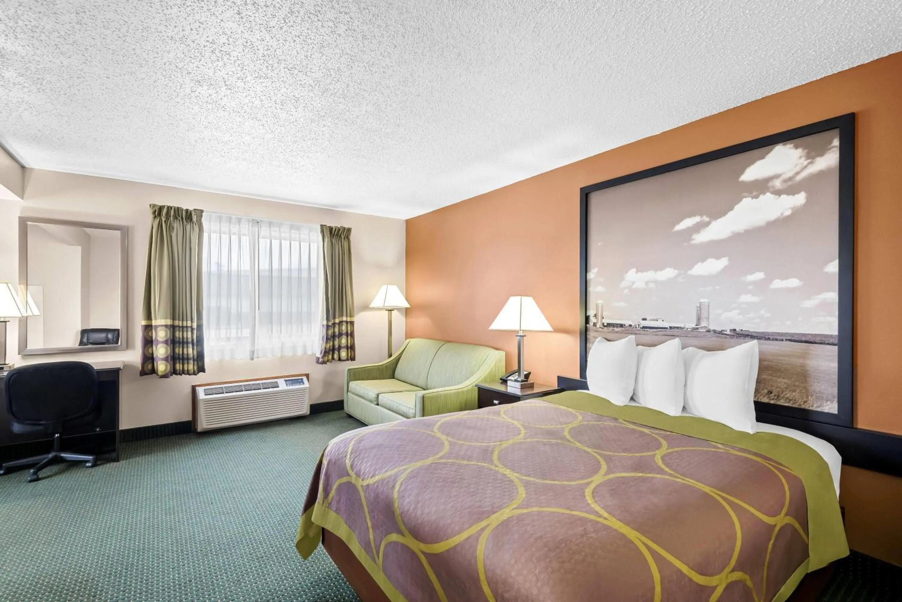 Superior Queen Suite - Non-Smoking in Super 8 by Wyndham Jefferson