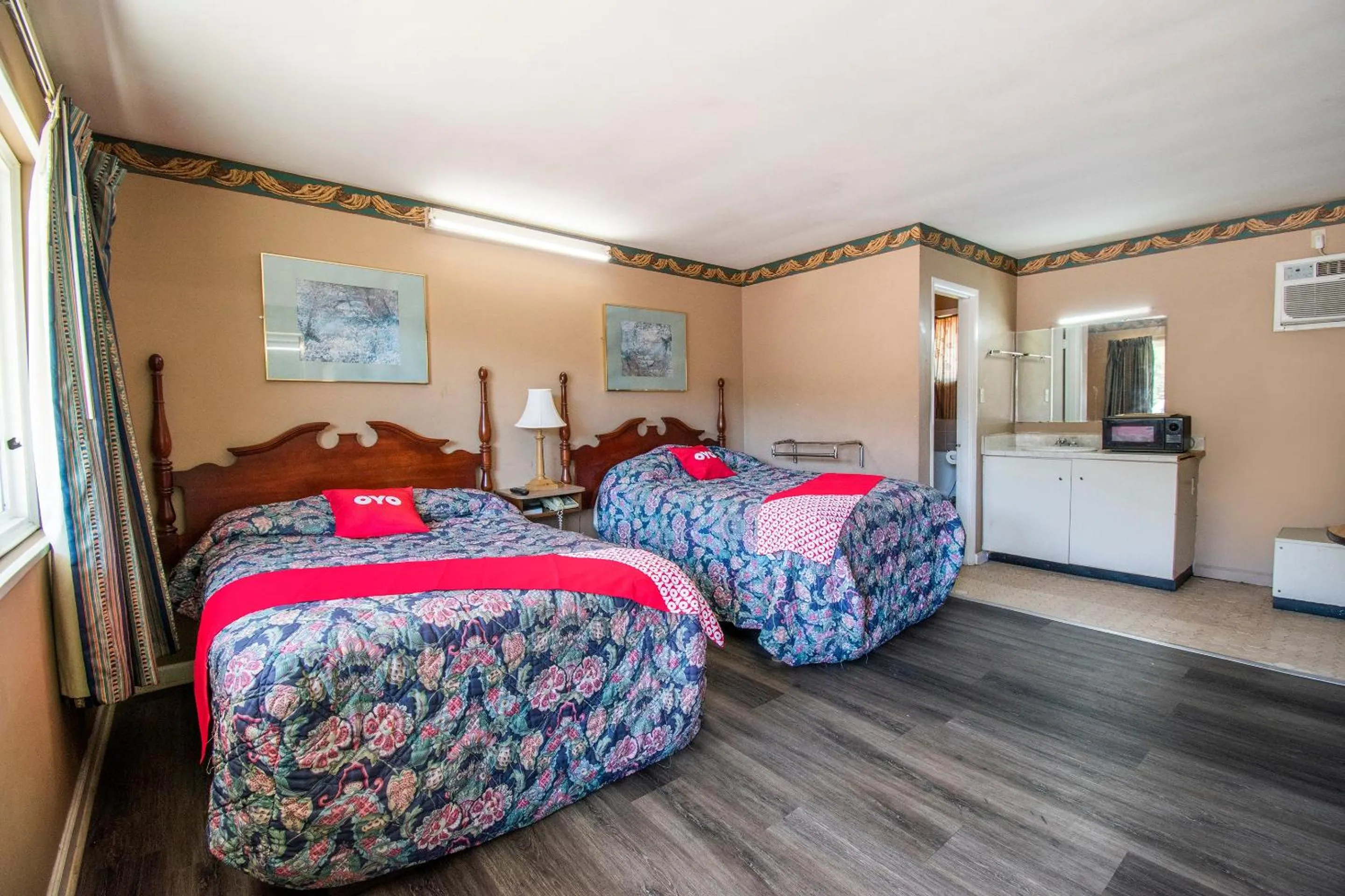 Double Room with Two Double Beds in OYO Hotel Calhoun, GA I-75