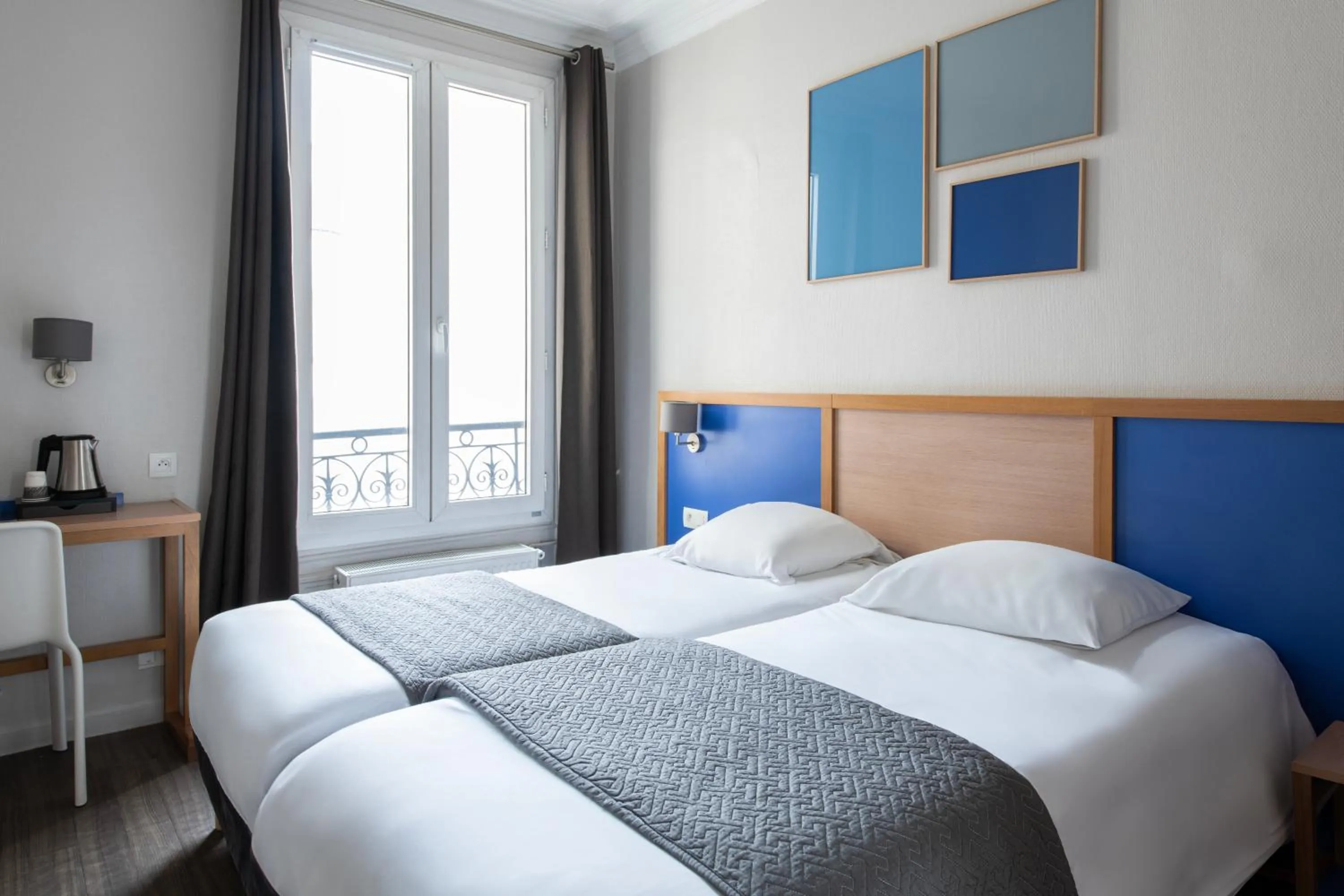 Twin Room in Est Hotel