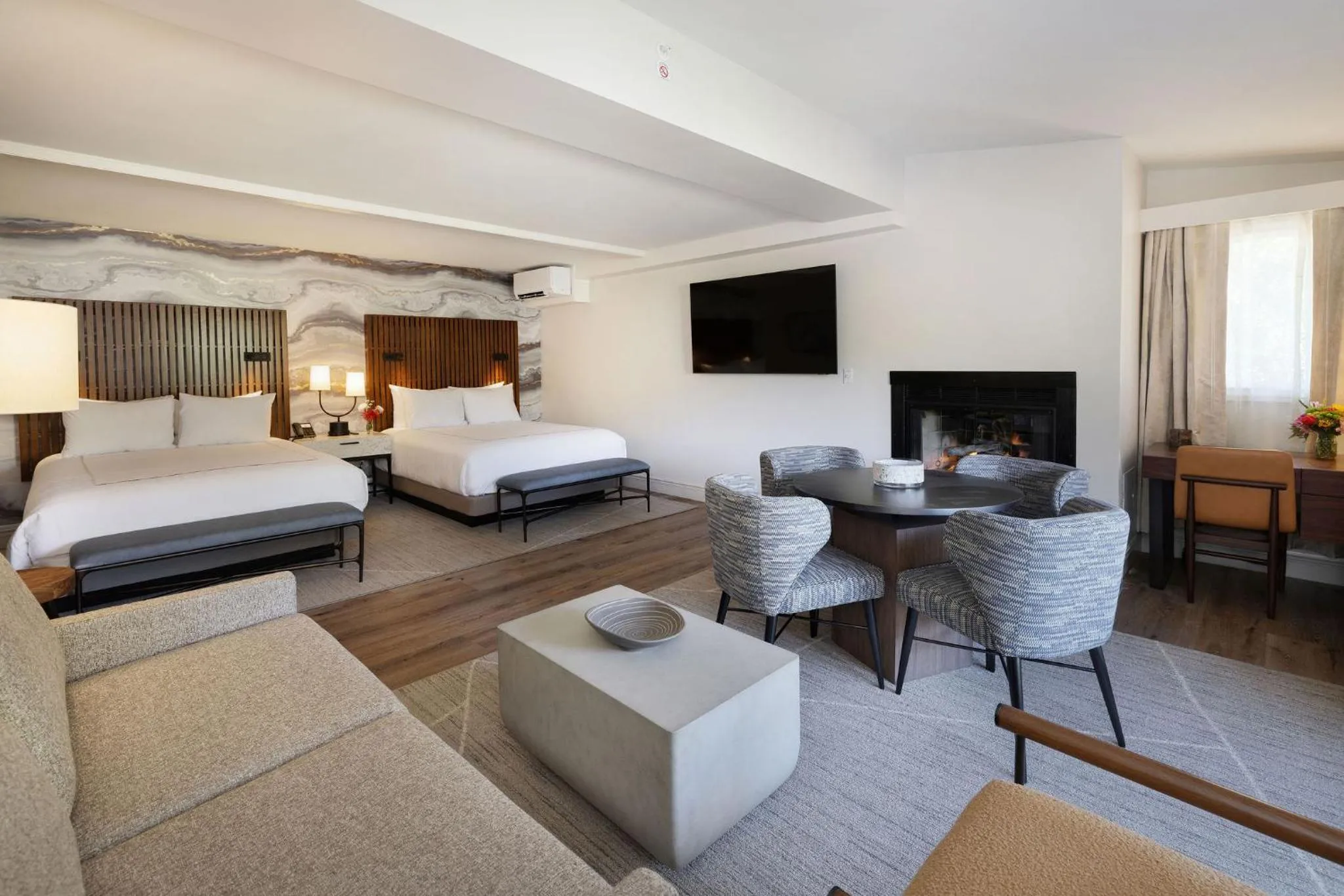 Double Queen Suite Mountain View in Sitzmark Vail