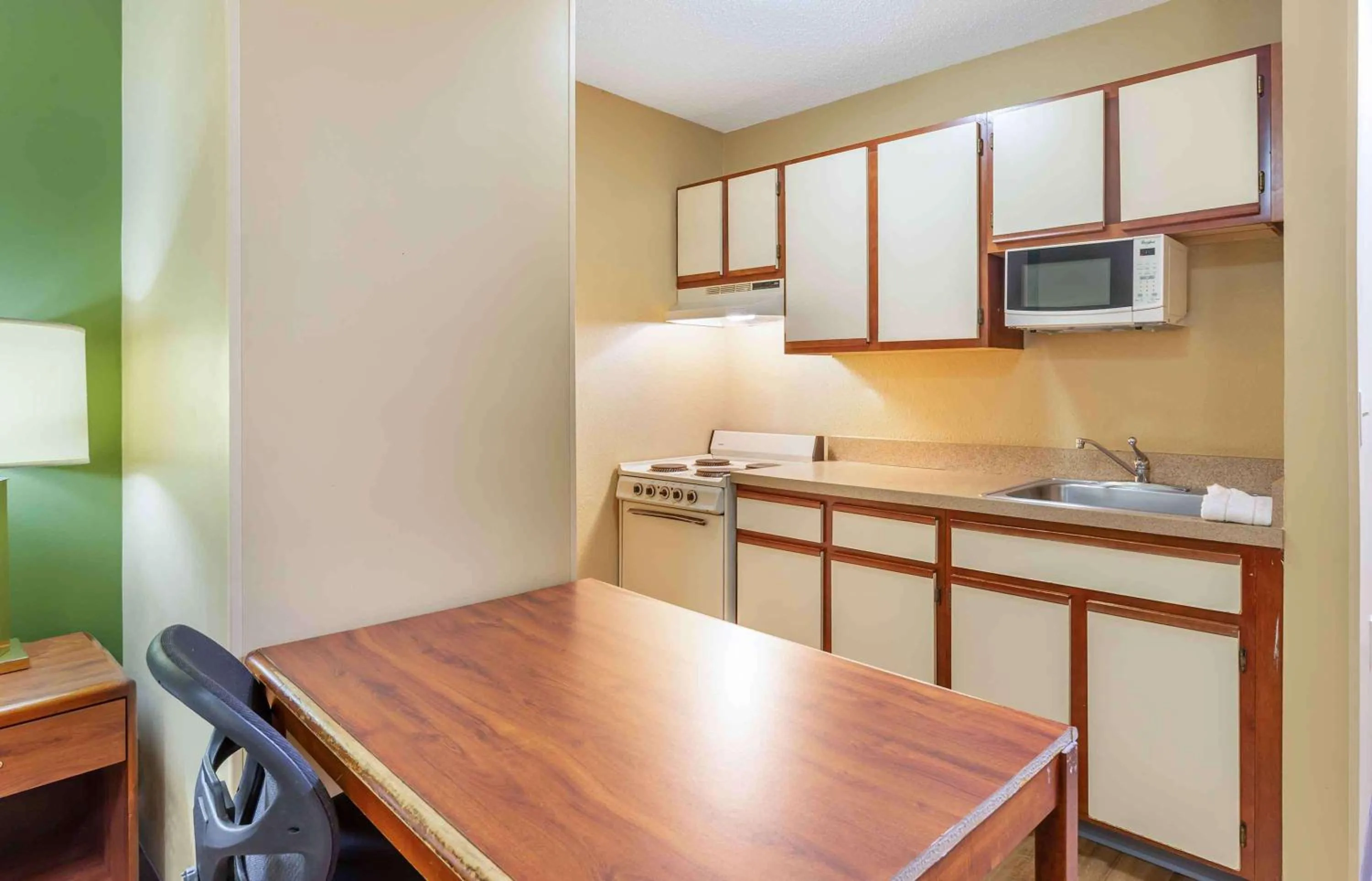 Queen Studio - Non-Smoking in Extended Stay America Select Suites - Richmond - Innsbrook