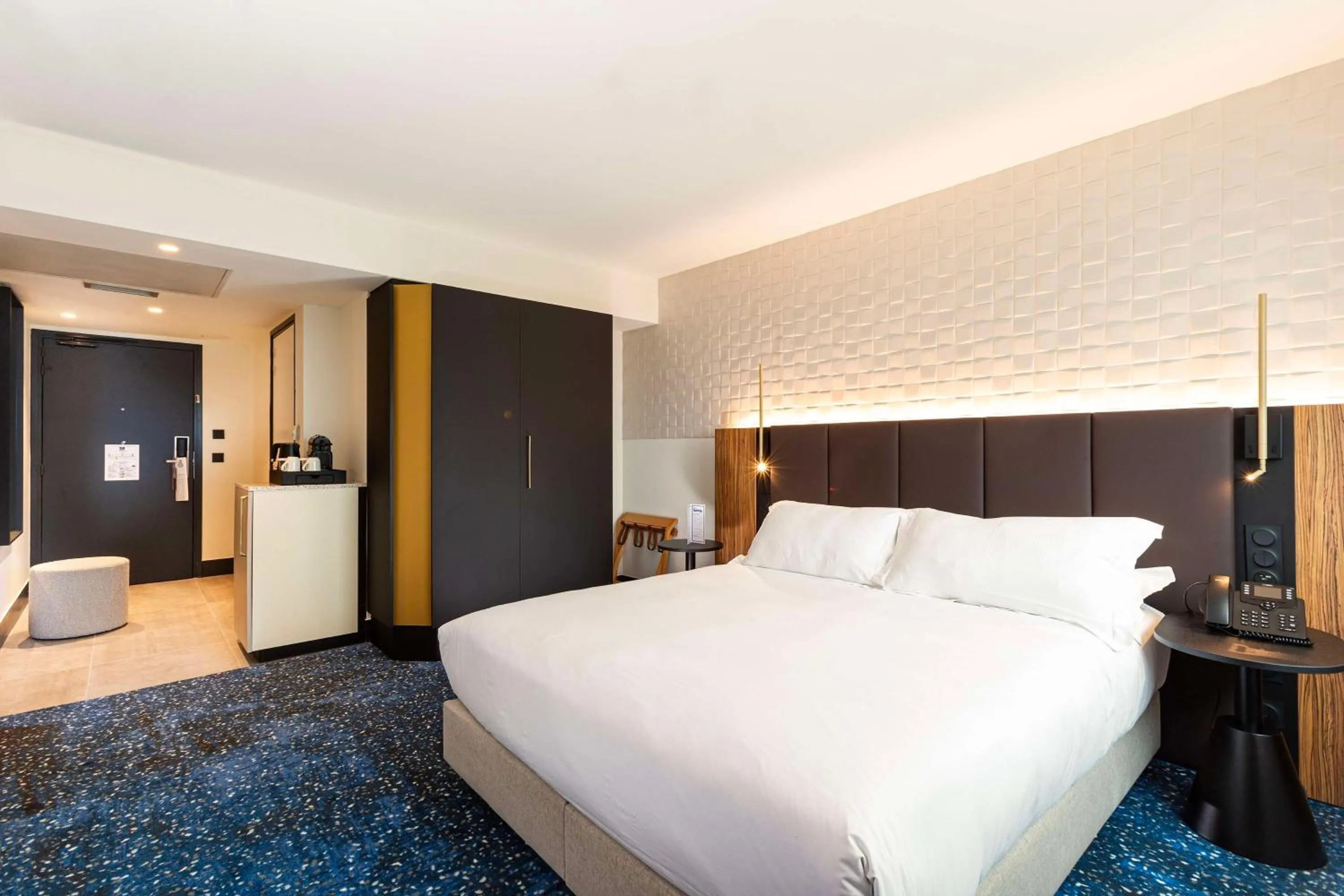 Executive King Room with City View in Hilton Lille