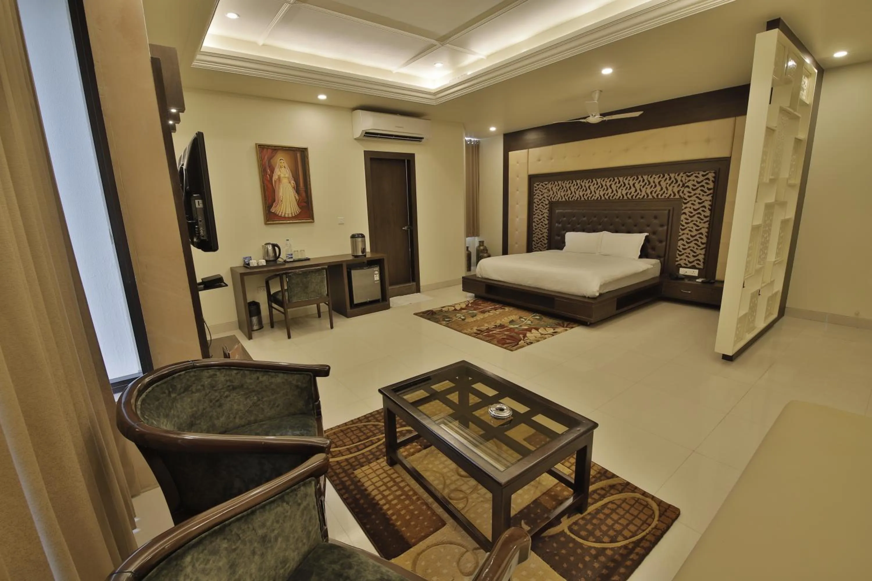 Deluxe King Room in Hotel Grand Safari