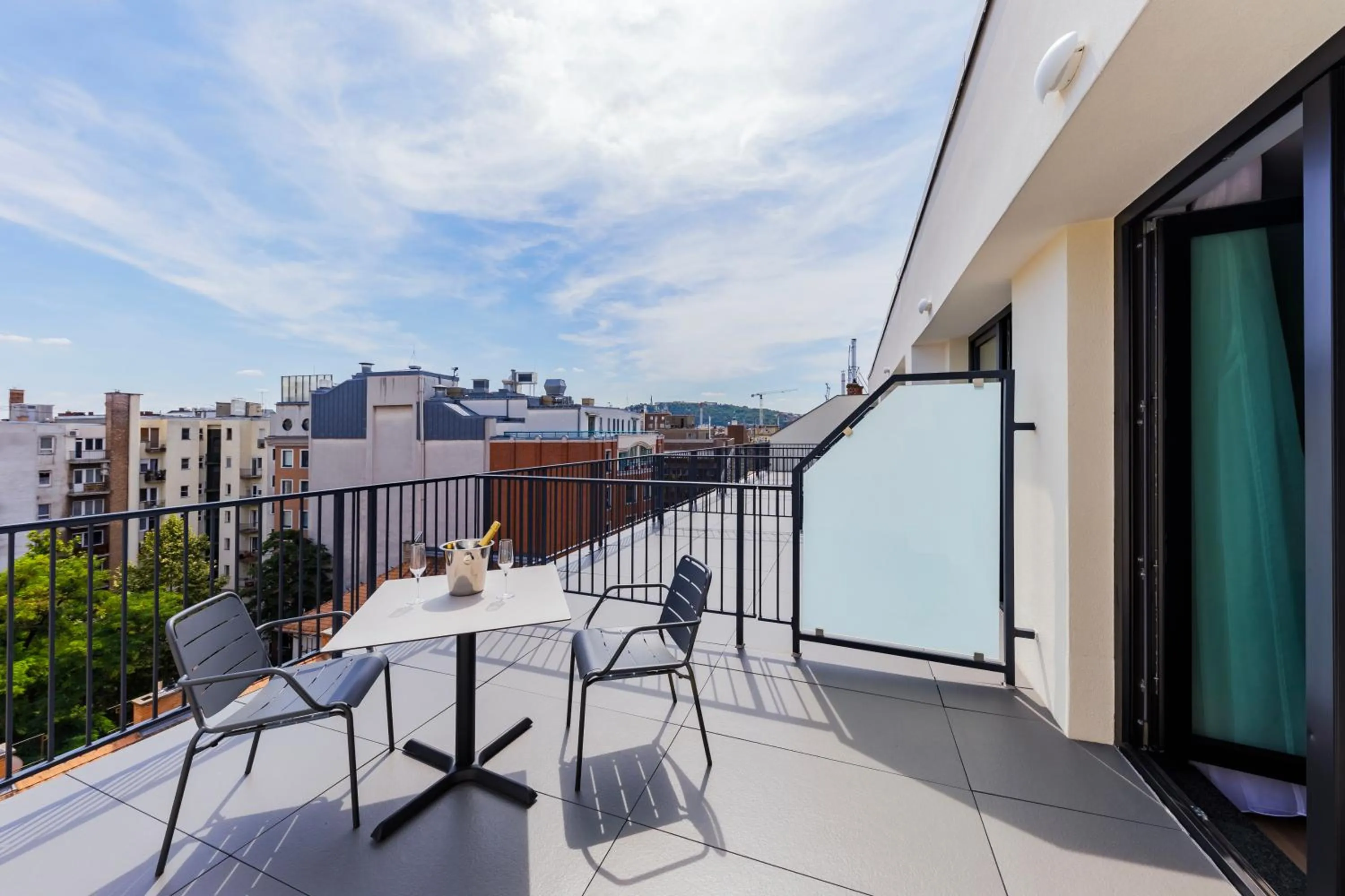 Deluxe King Room with View in Barceló Budapest