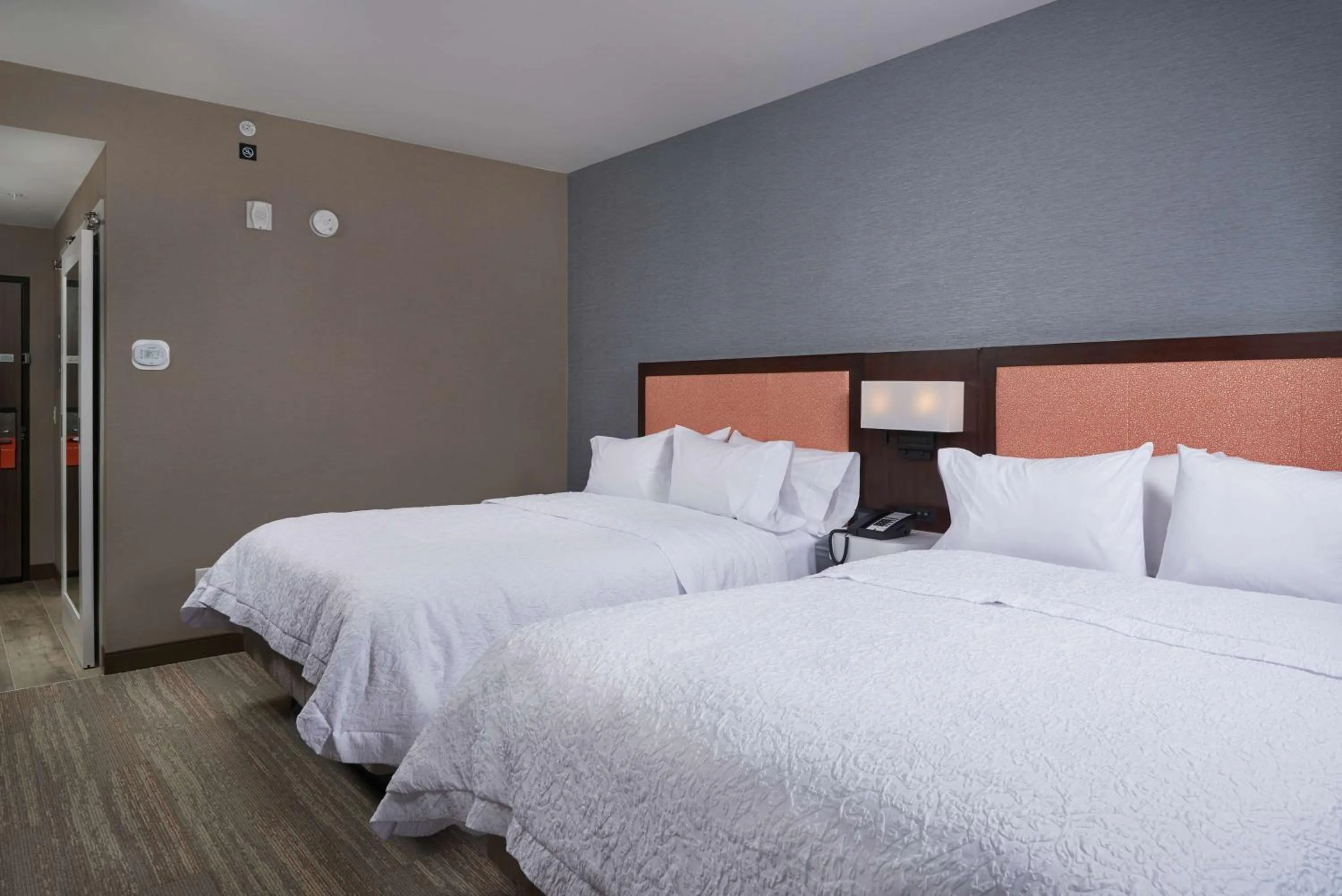 Queen Room with Two Queen Beds - Mobility Access/Non-Smoking in Hampton Inn Burley