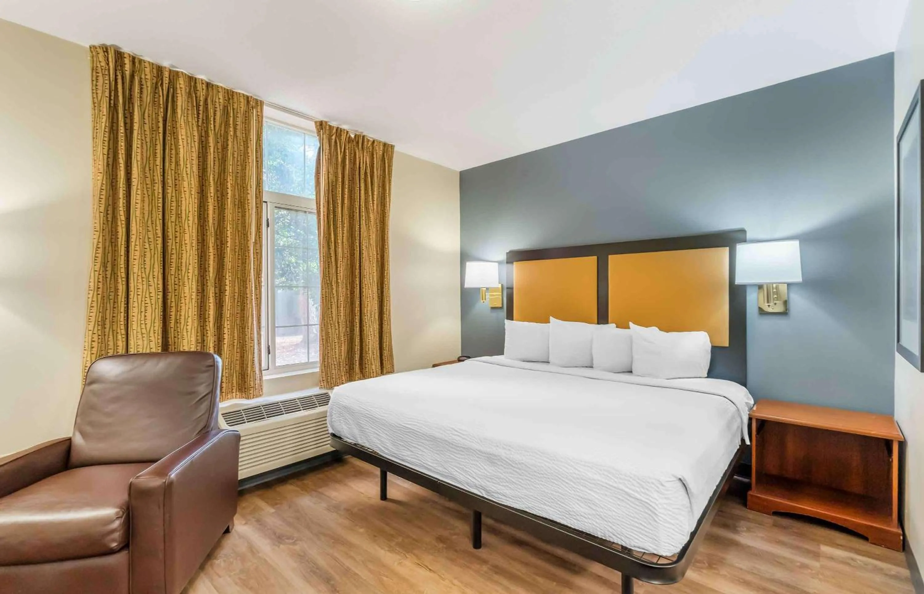 Queen Studio - Non-Smoking in Extended Stay America Suites - Chesapeake - Greenbrier Circle