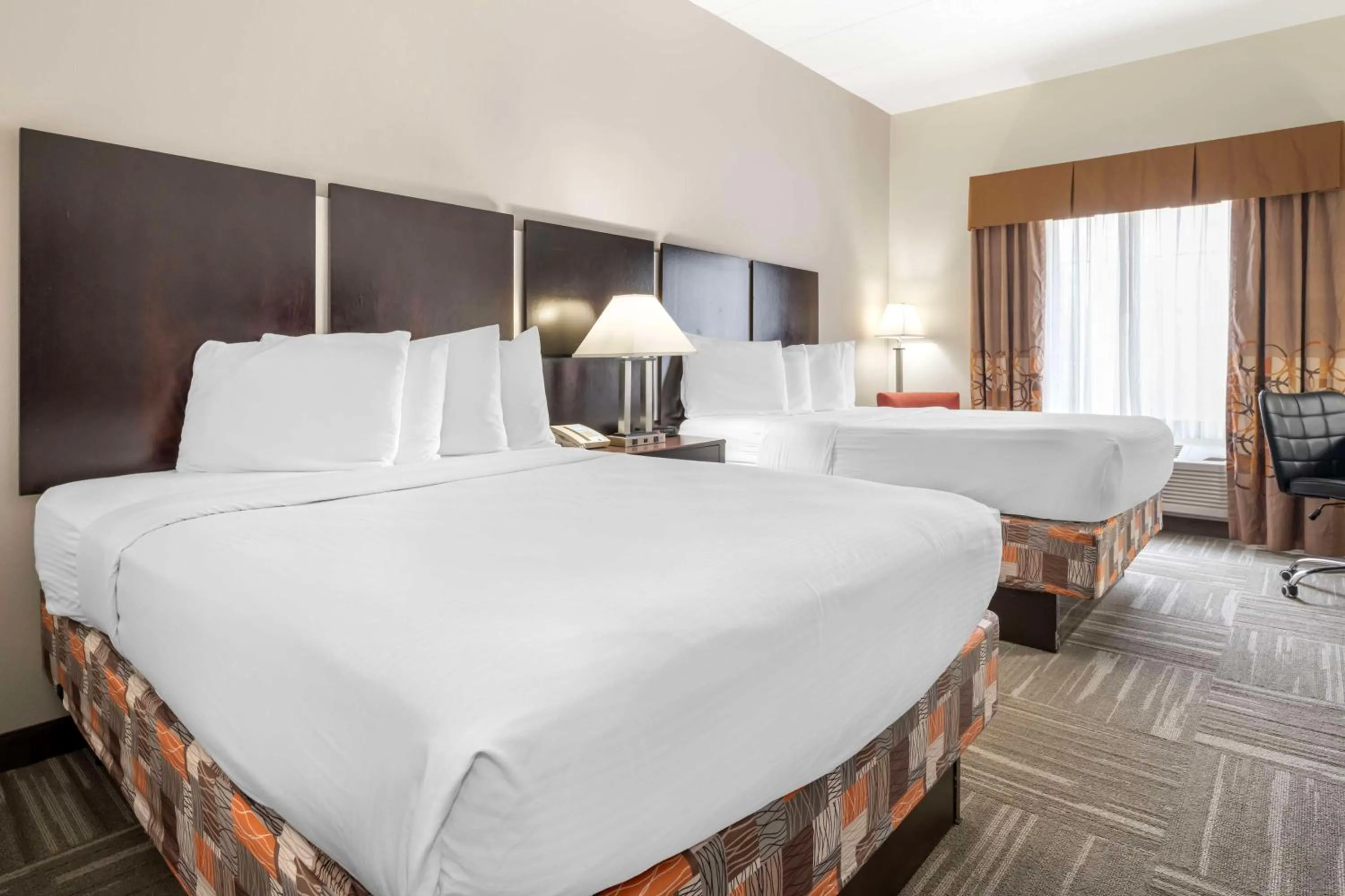 Queen Room with Two Queen Beds - Non-Smoking in Best Western Mason Inn