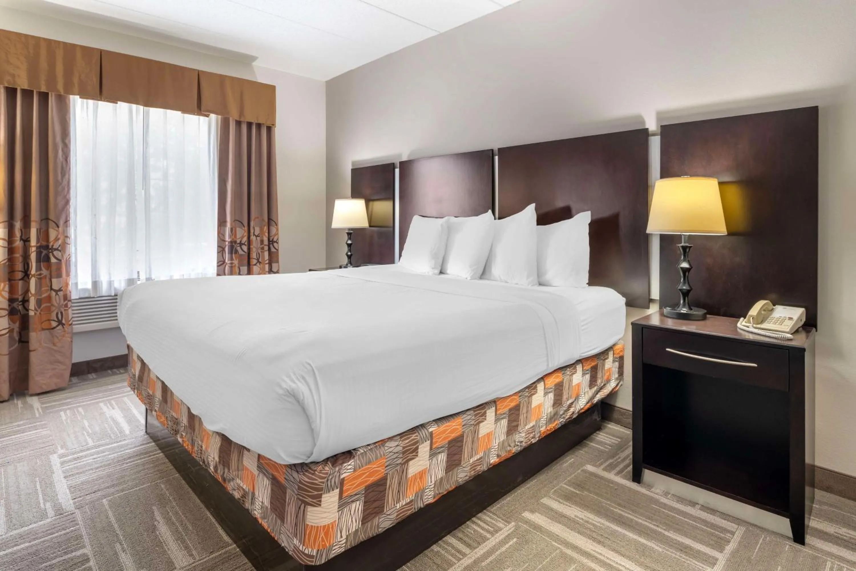 One-Bedroom King Suite with Sofa Bed - Non-Smoking in Best Western Mason Inn