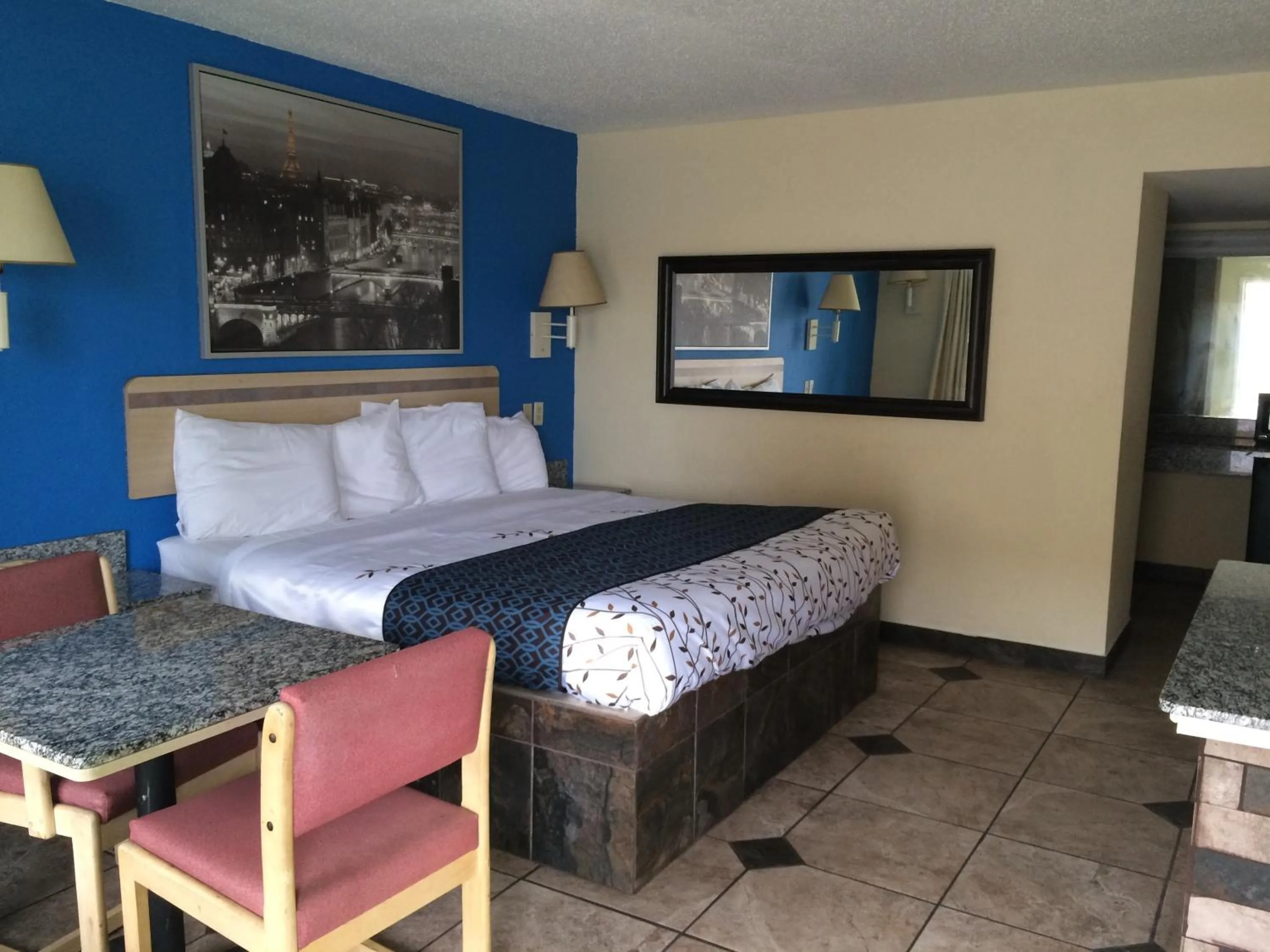 King Room in Americas Best Value Inn Beaumont