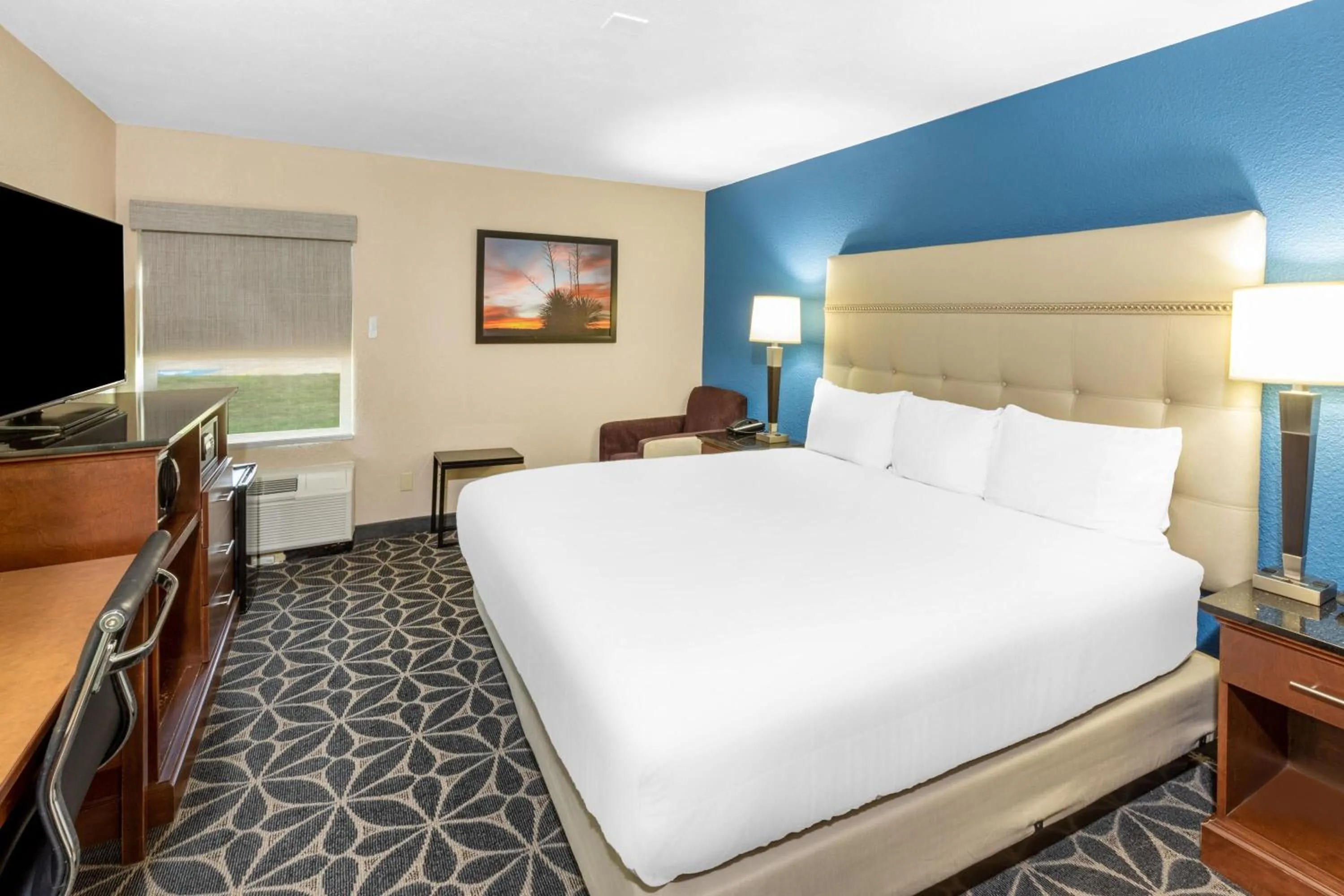 King Room - Hearing Impaired Access/Non-Smoking in Baymont by Wyndham McAllen Pharr