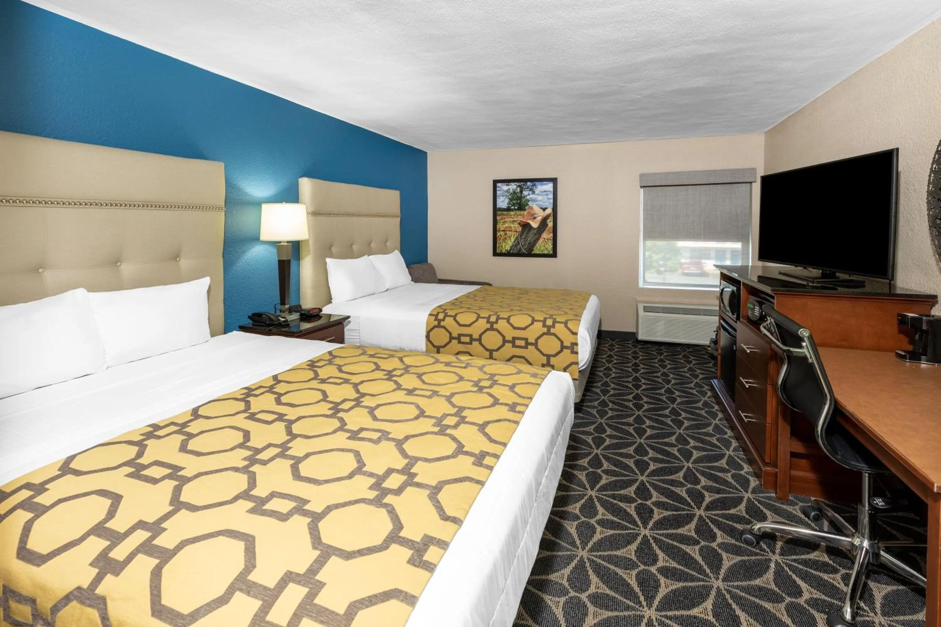 Queen Room with Two Queen Beds - Non-Smoking in Baymont by Wyndham McAllen Pharr