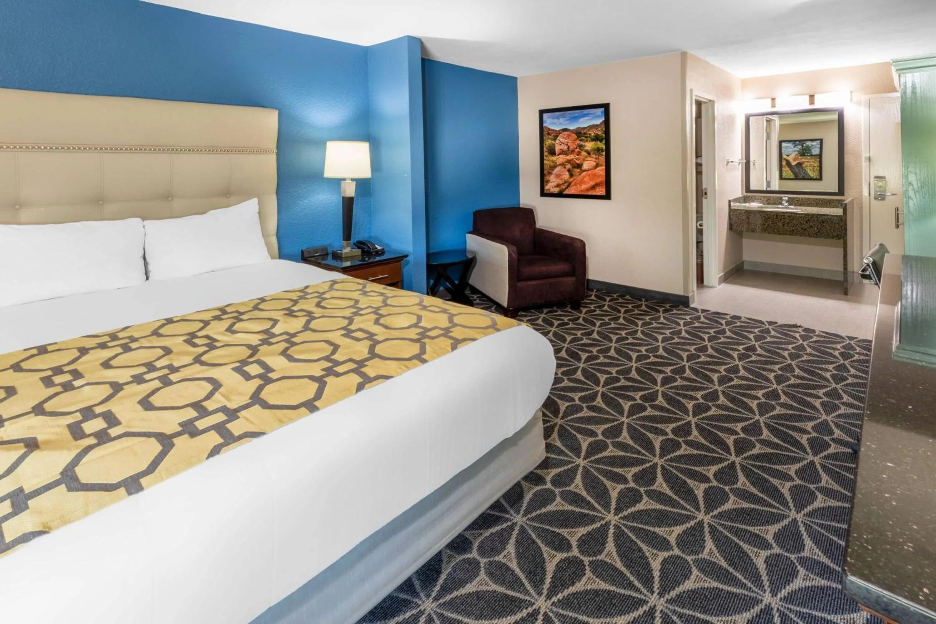 Queen Suite - Non-Smoking in Baymont by Wyndham McAllen Pharr
