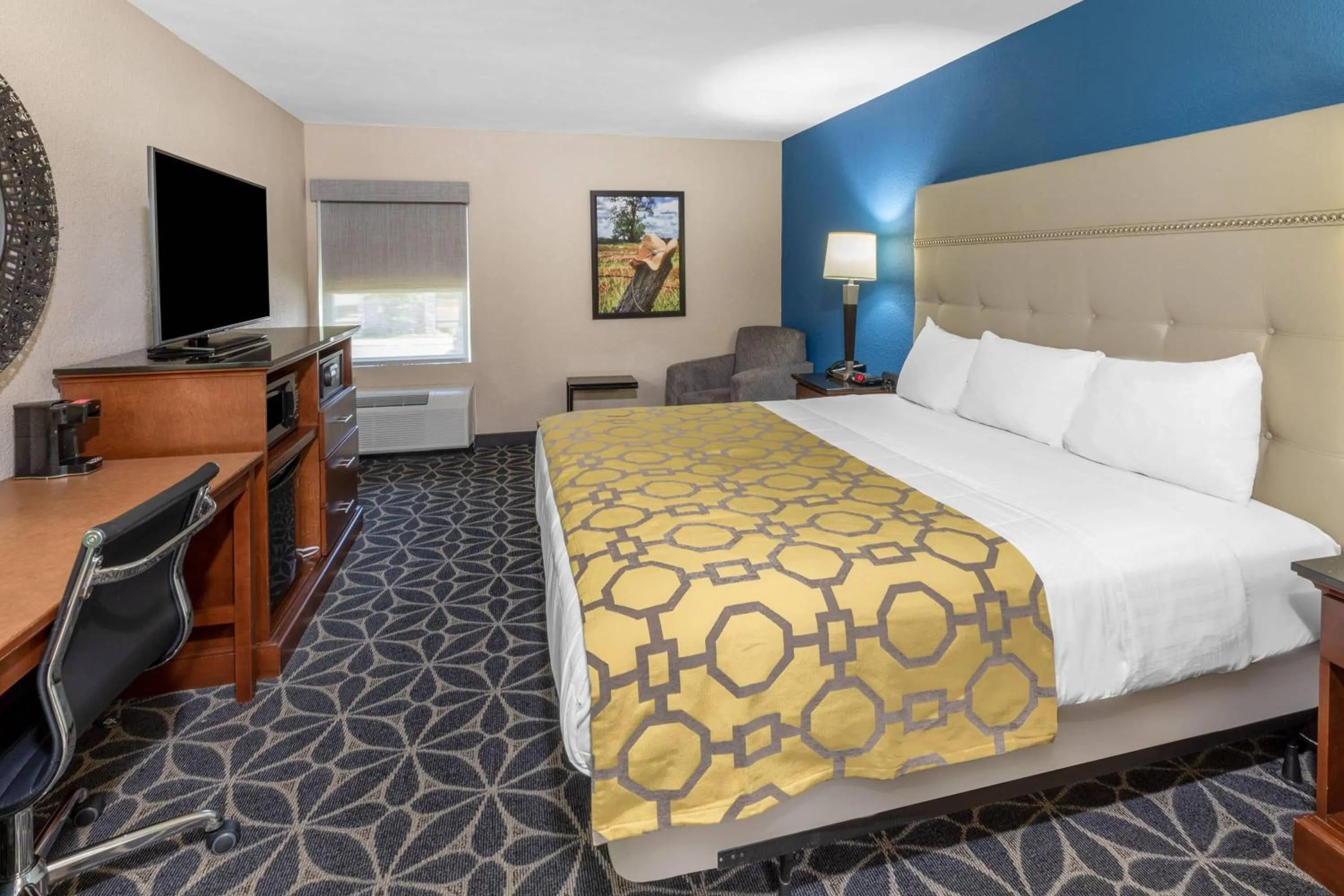 King Room - Non-Smoking in Baymont by Wyndham McAllen Pharr