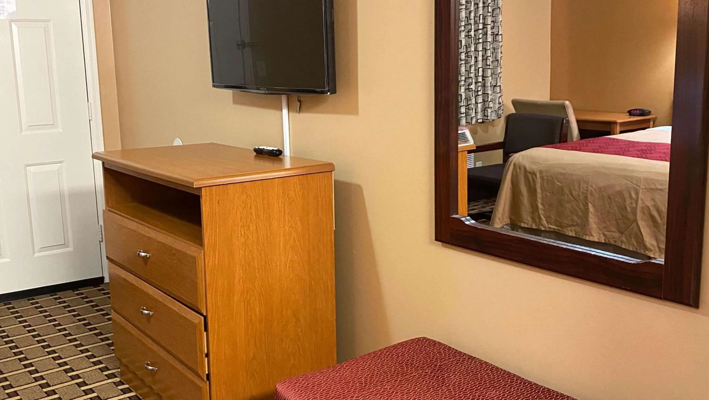 Double Room in Rama Inn Bells - Jackson West Hwy 412