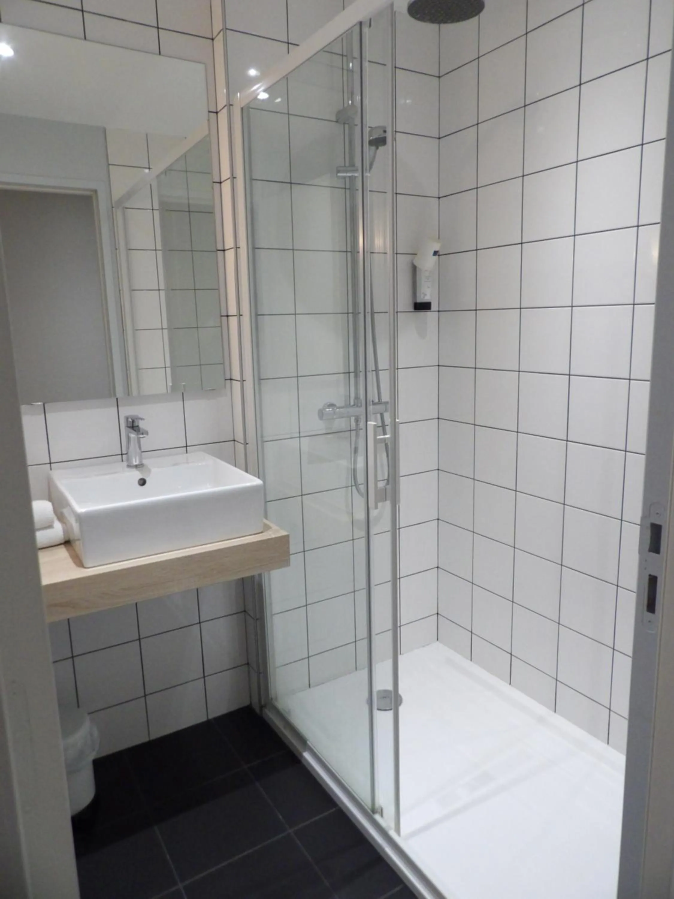 Family Room with Two Double Beds - Non-Smoking in Hotel le Broceliande - Sure Hotel Collection by Best Western