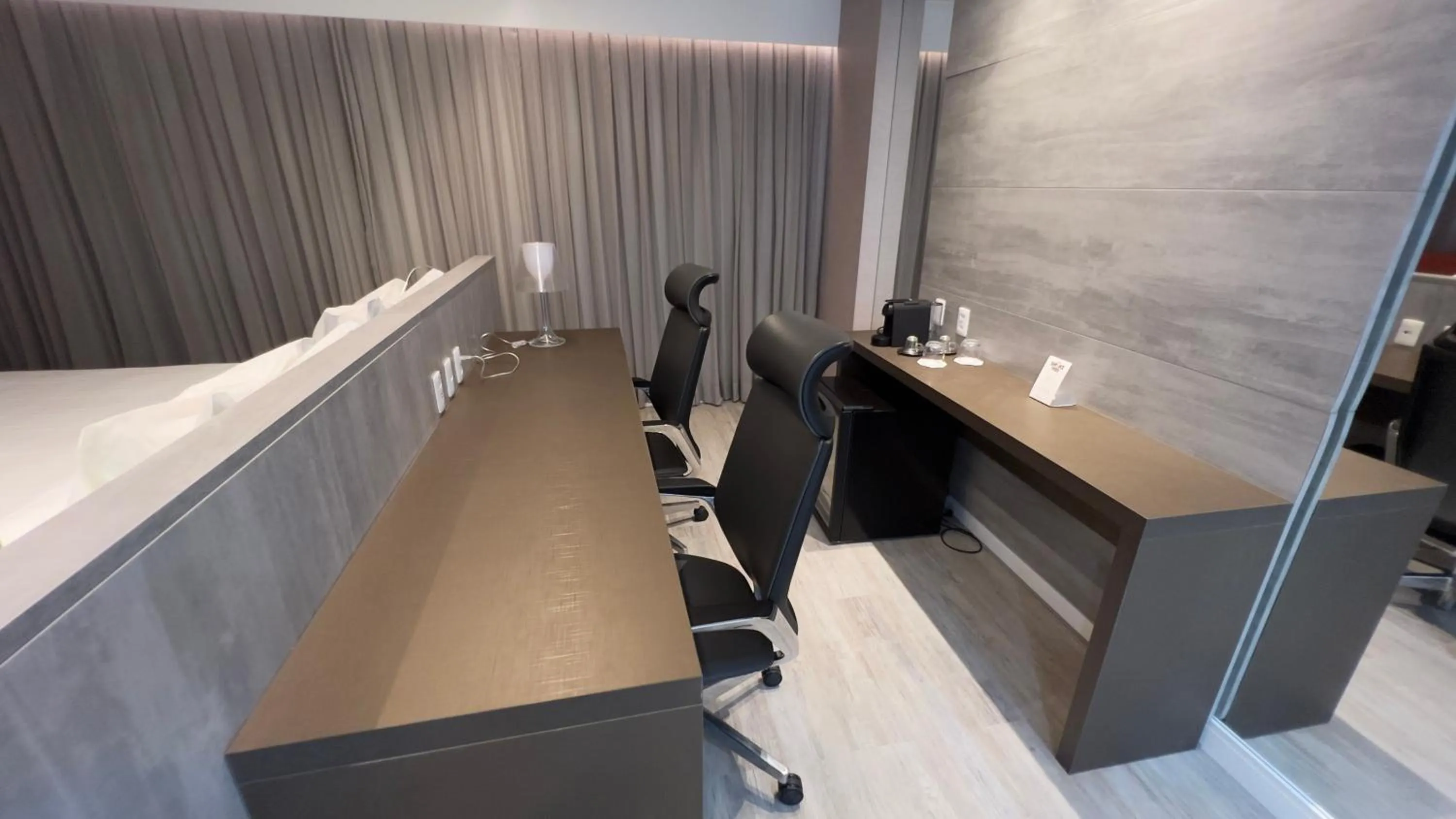 Double Suite - 1 Super King Bed in Intercity Campina Grande Citymix