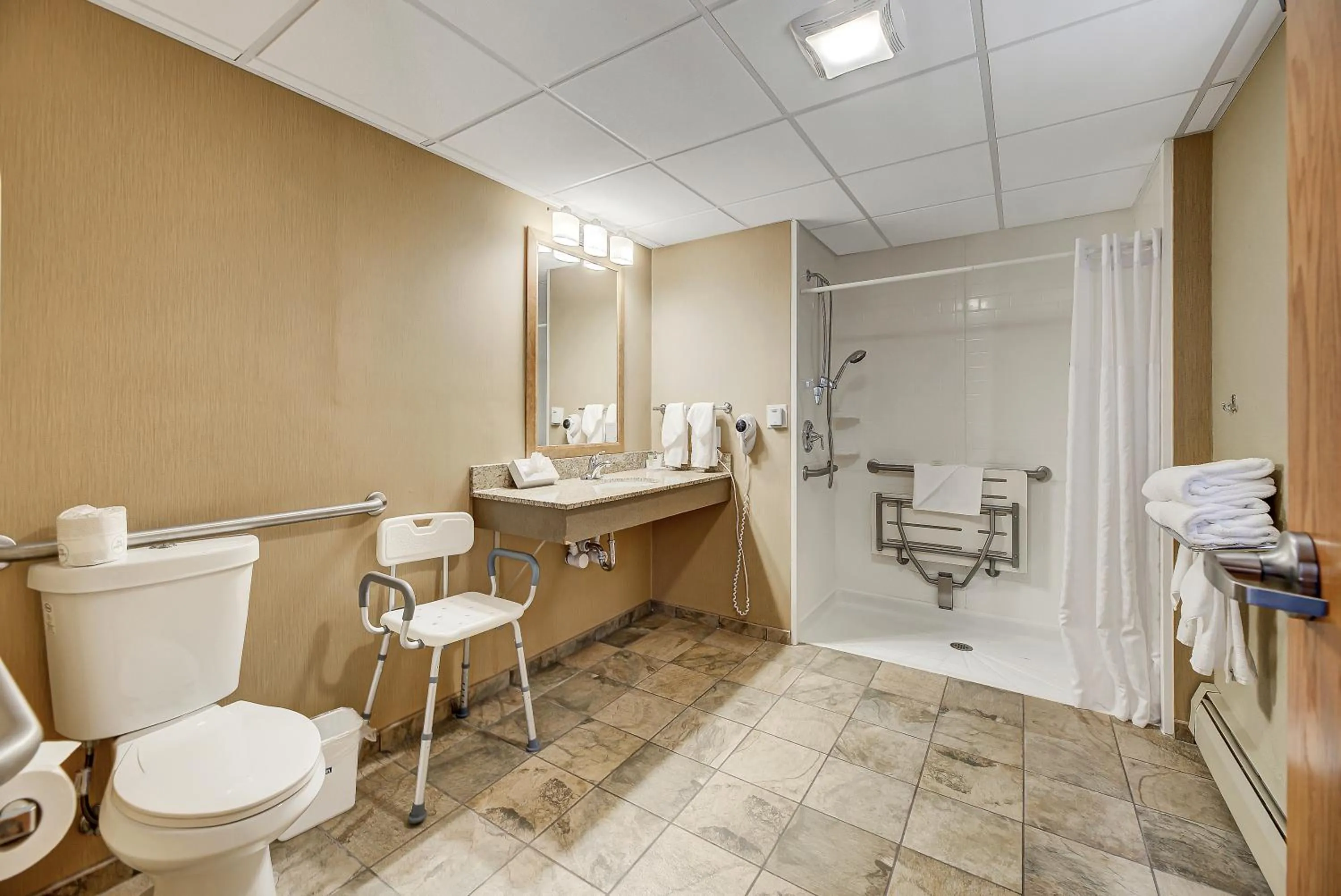 Studio Suite with Two Queen Beds - Mobility Access/Non-Smoking in Days Inn by Wyndham Helena