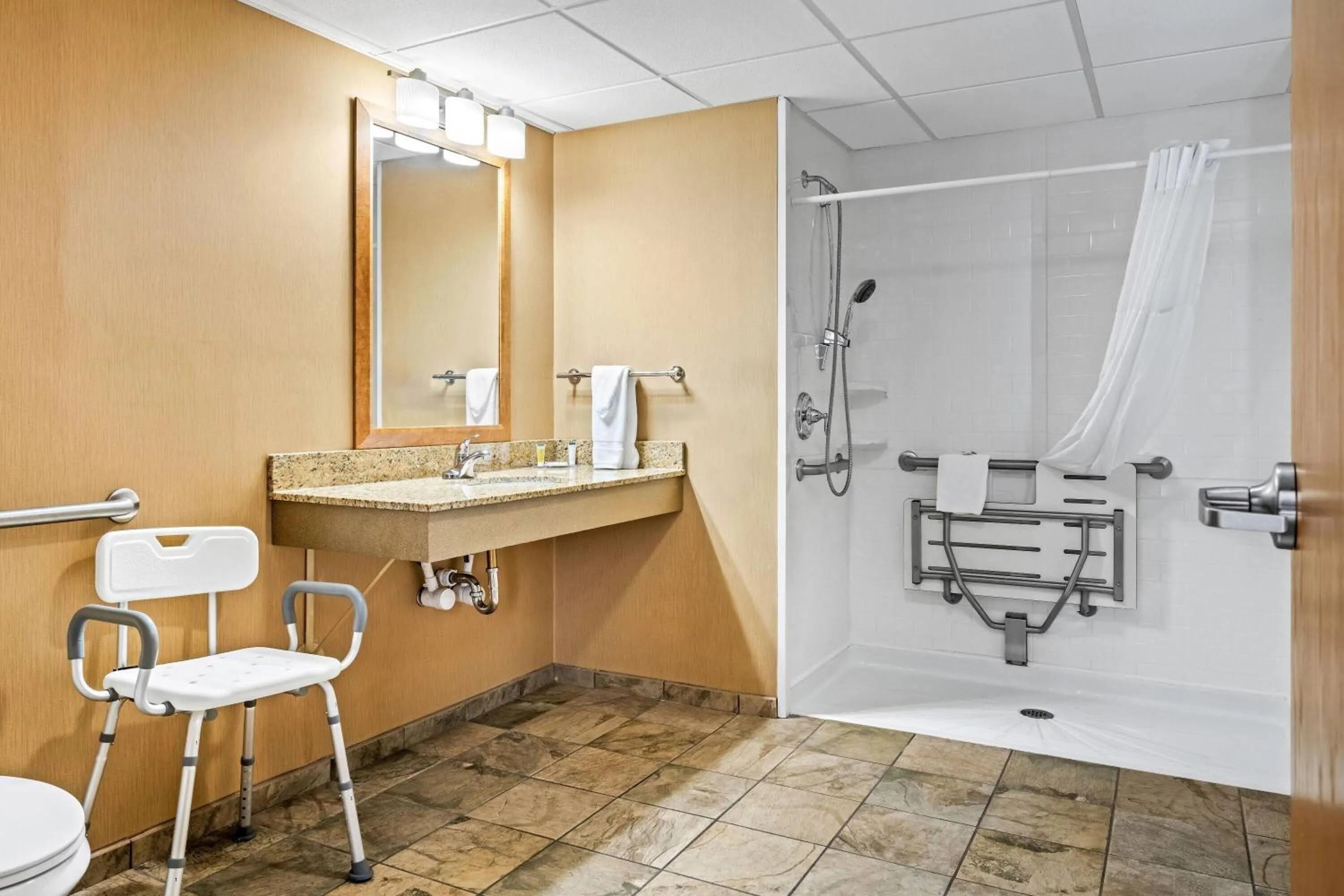 Superior Queen Room - Disability Access/Non-Smoking in Days Inn by Wyndham Helena