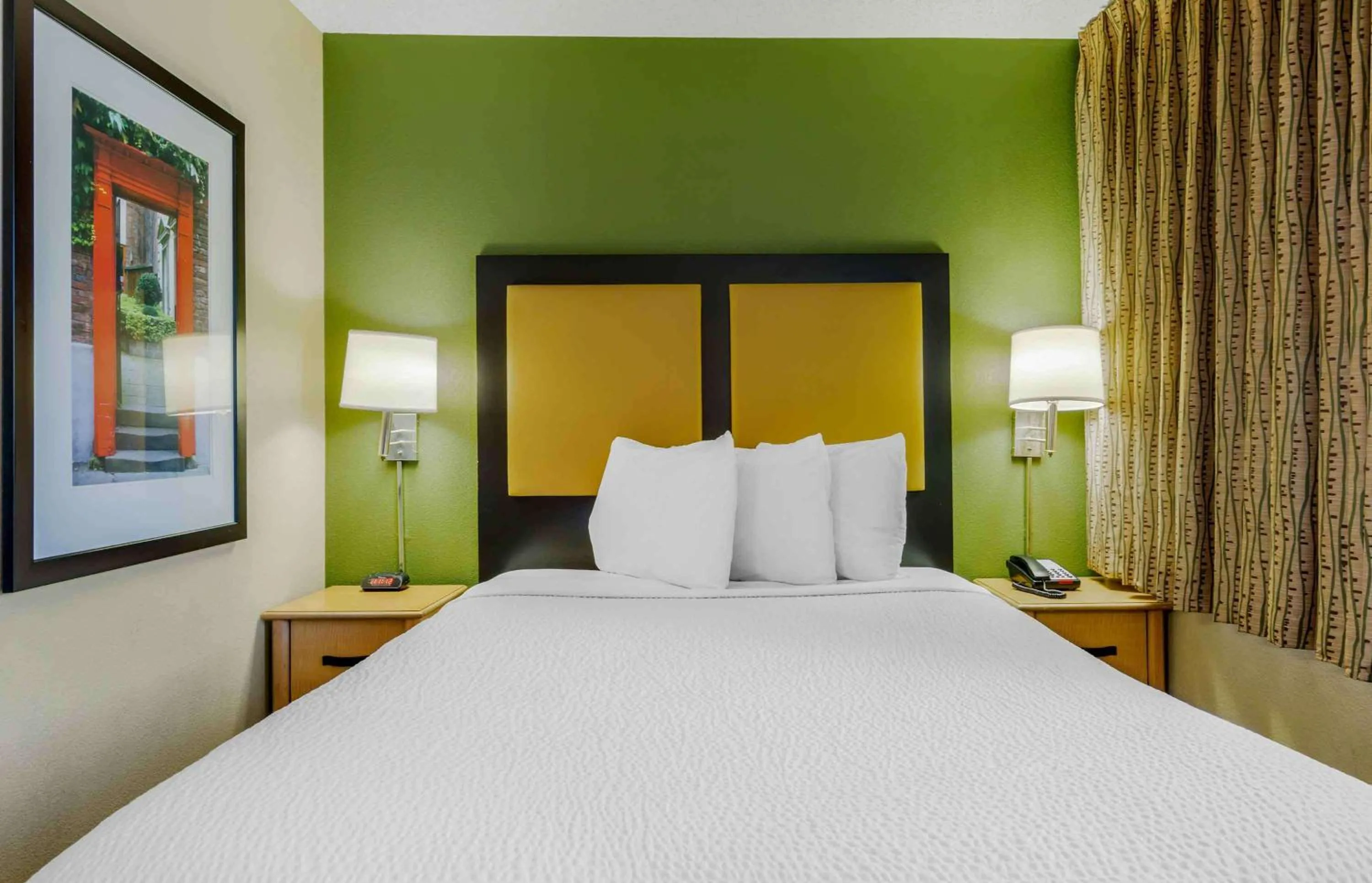 Deluxe Studio with 1 Queen Bed - Non-Smoking in Extended Stay America Suites - Phoenix - Airport - Tempe