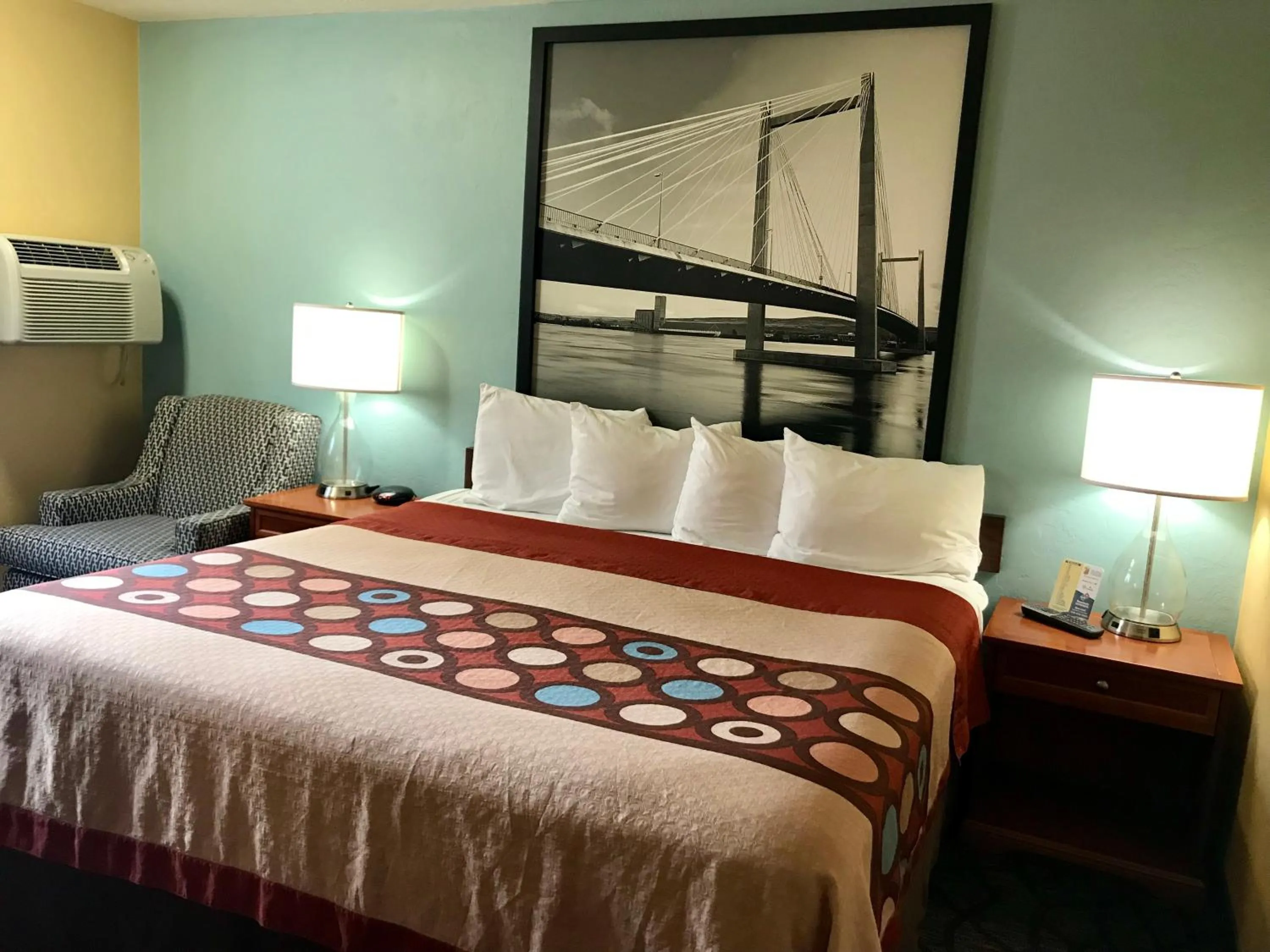 King Room - Non-Smoking in Super 8 by Wyndham Union Gap Yakima Area