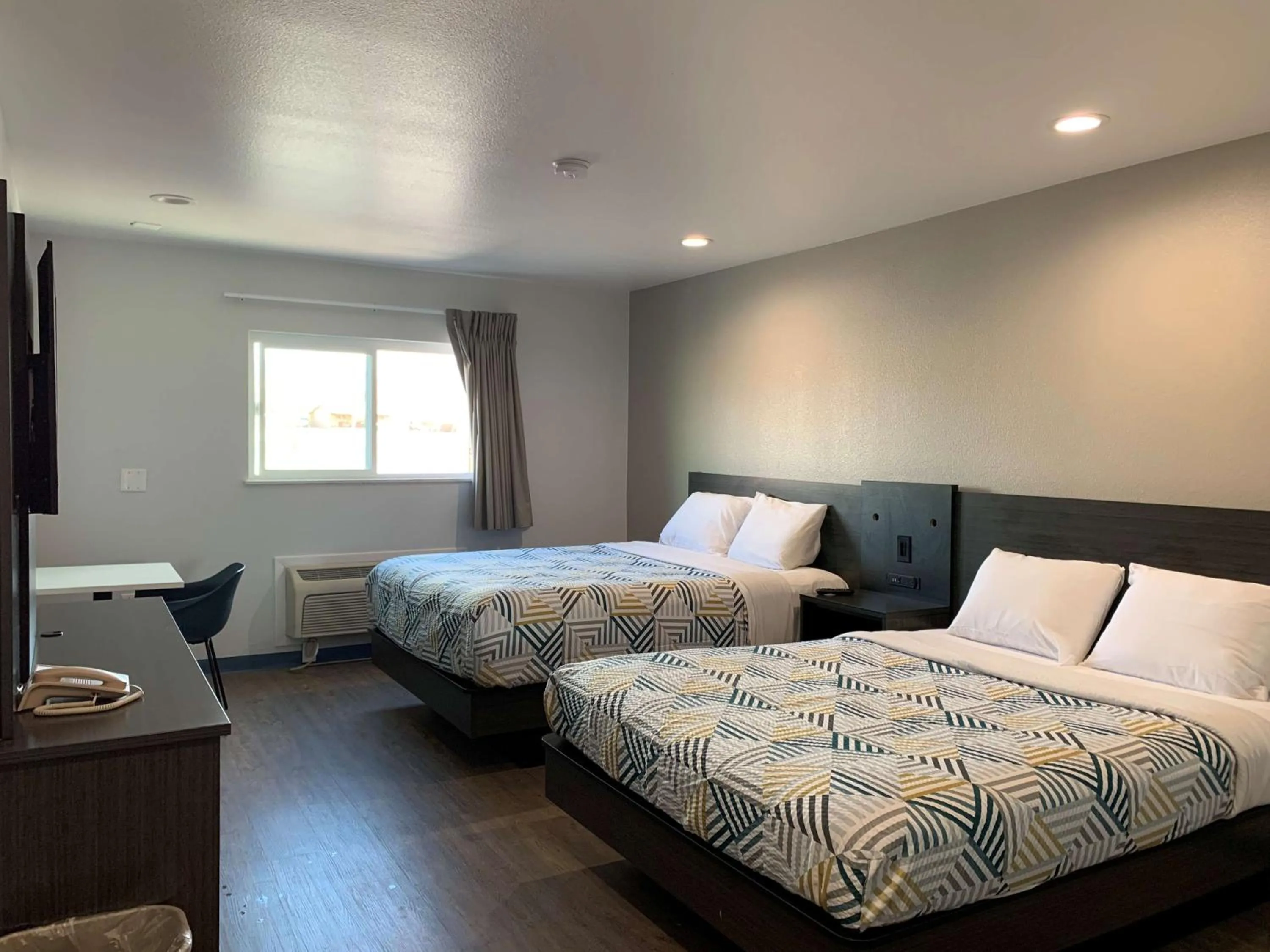 Queen Room with Two Queen Beds - Non-Smoking in Motel 6 Bullhead City, Az - Laughlin