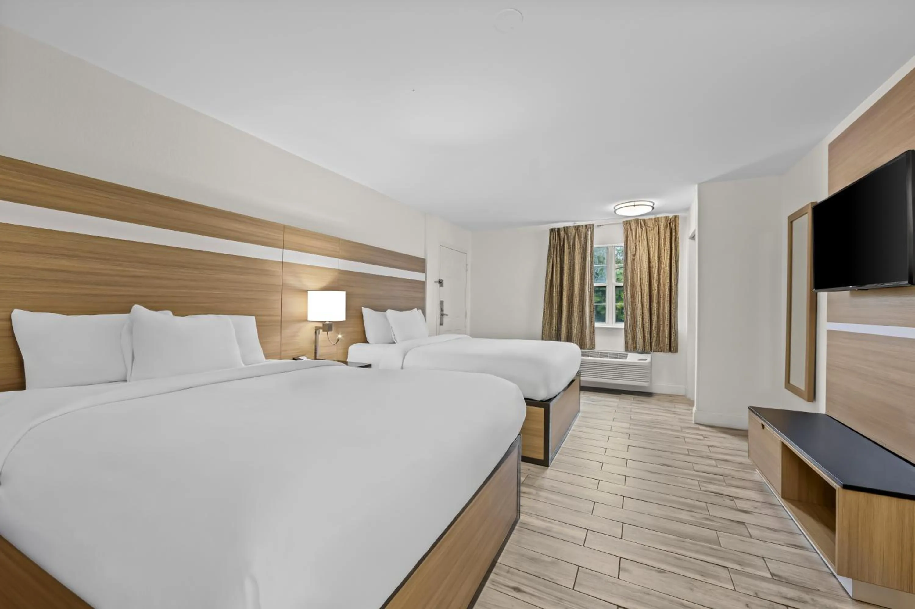 Quadruple Room - Non Smoking in MainStay Suites Knoxville - Cedar Bluff