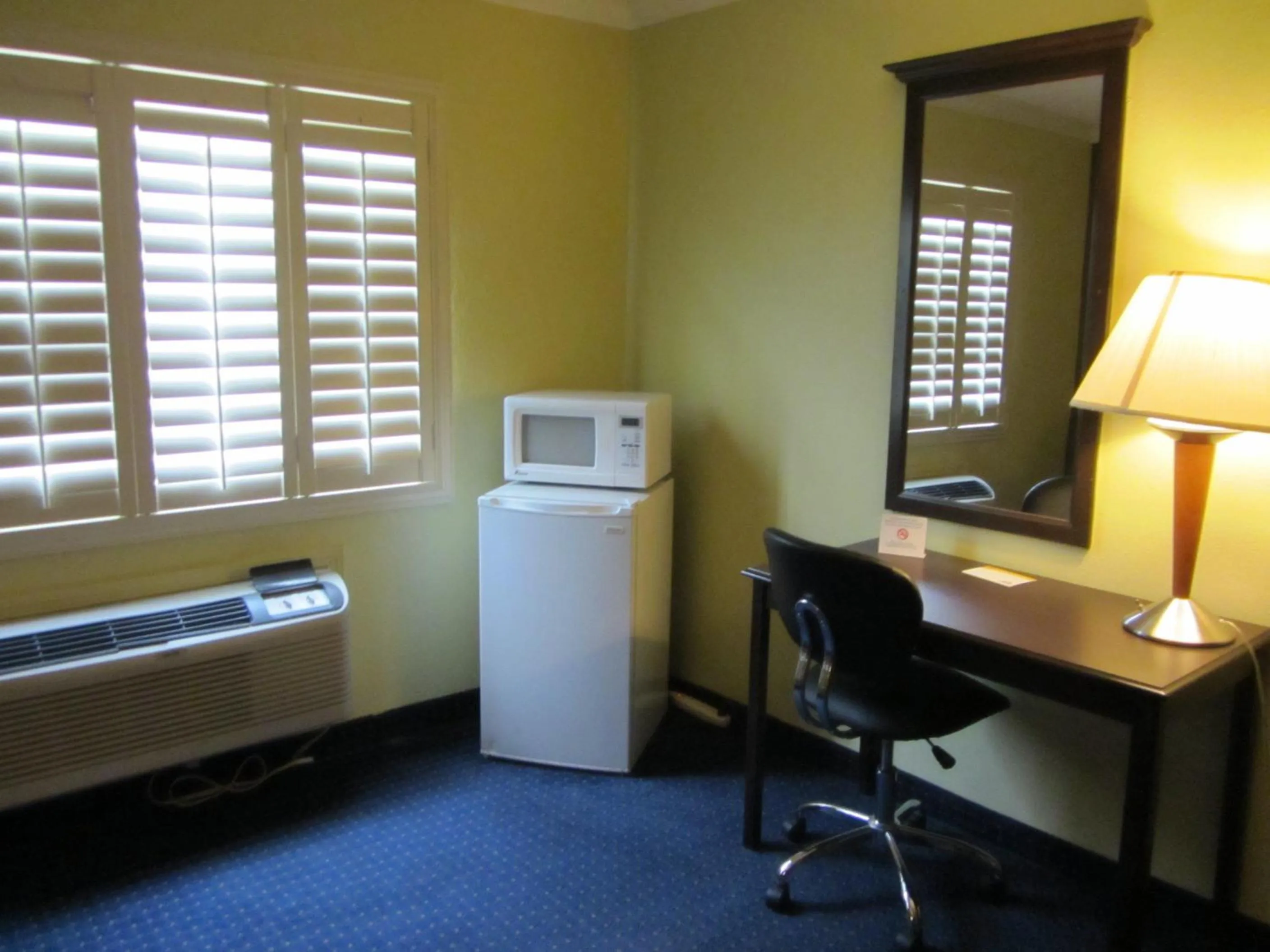 King Room - Smoking  in Travelodge by Wyndham Odessa