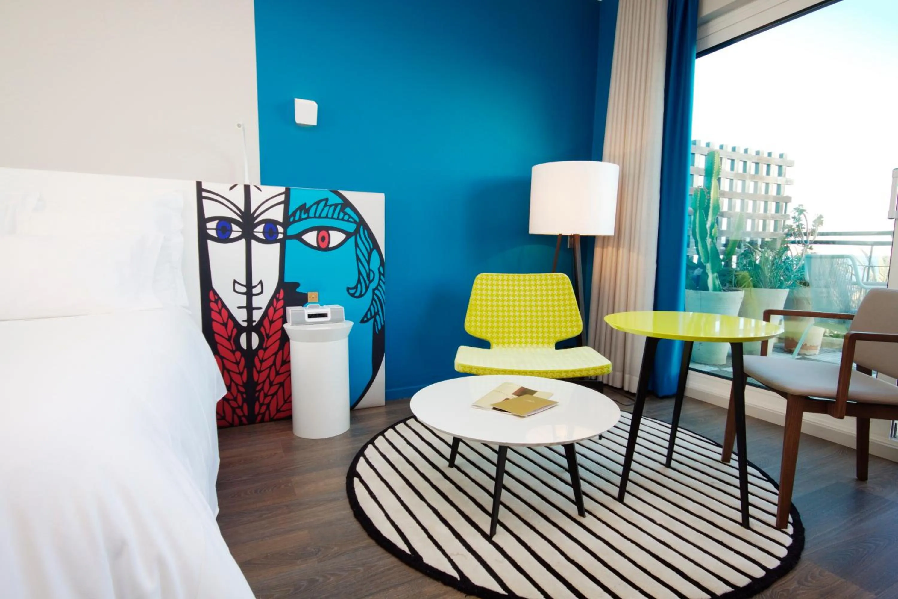 Twin Room with Balcony and Sea View in Hotel Napoléon