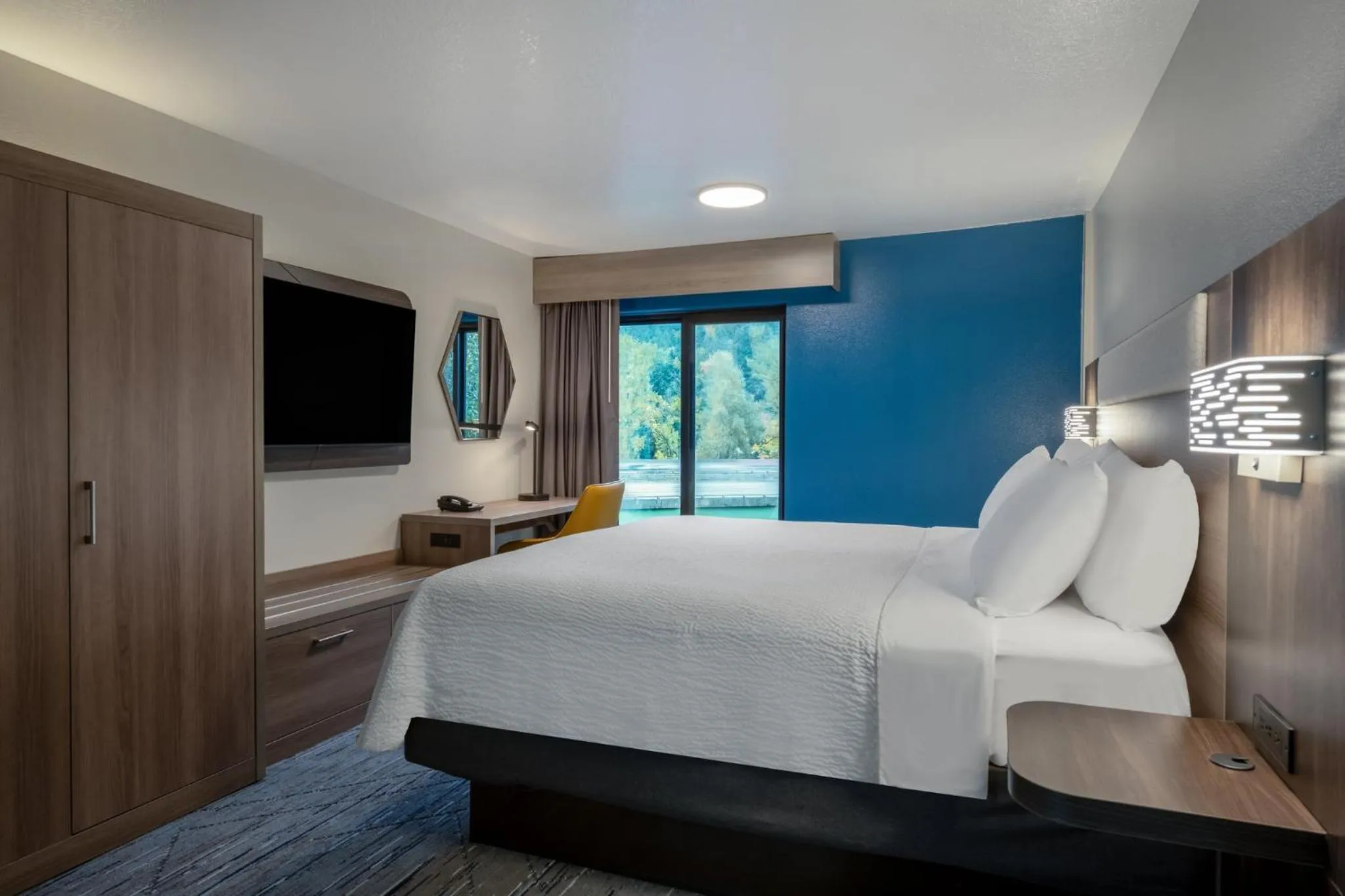 One-Bedroom Suite in Holiday Inn Express Portland SE - Clackamas Area by IHG
