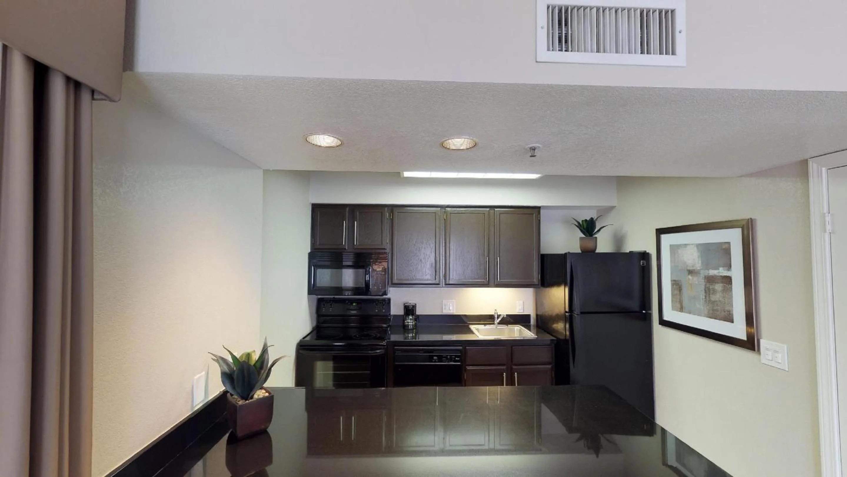 One Bedroom Suite - Full Kitchen in Chase Suites Brea-Fullerton - North Orange County