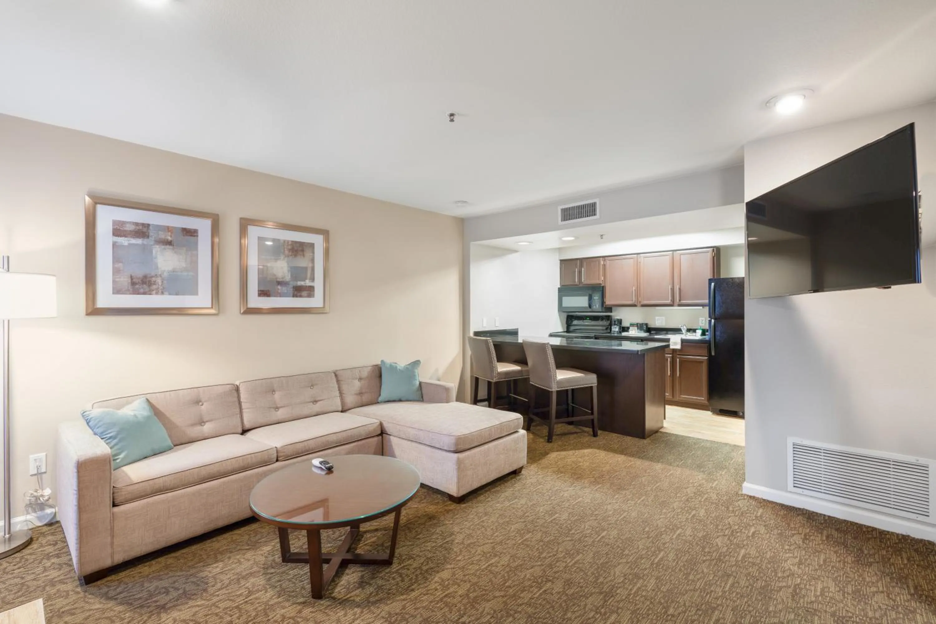 One Bedroom with 2 Full Beds - Full Kitchen in Chase Suites Brea-Fullerton - North Orange County