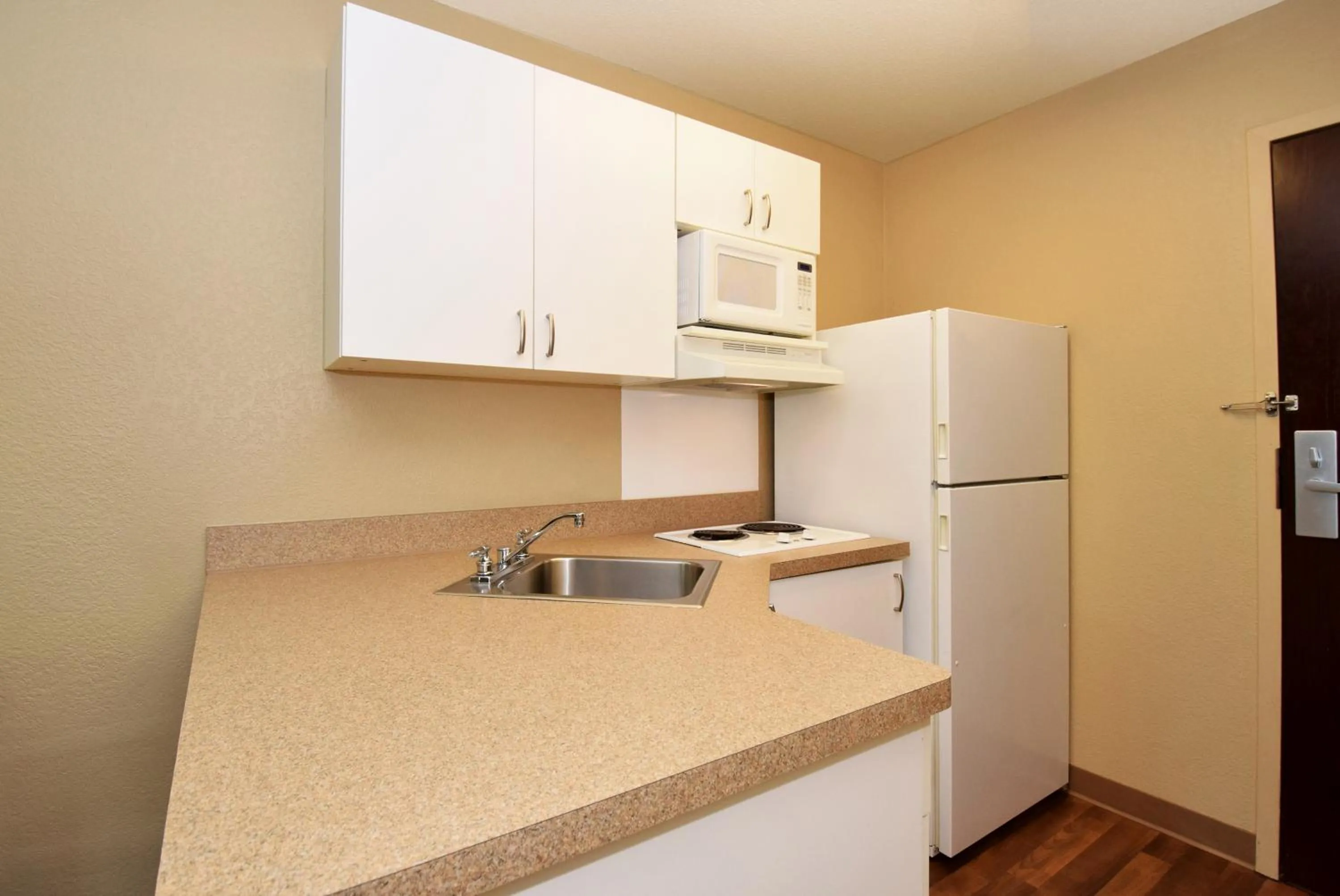 Studio with One King Bed - Non-Smoking in Extended Stay America Select Suites - Atlanta - Duluth