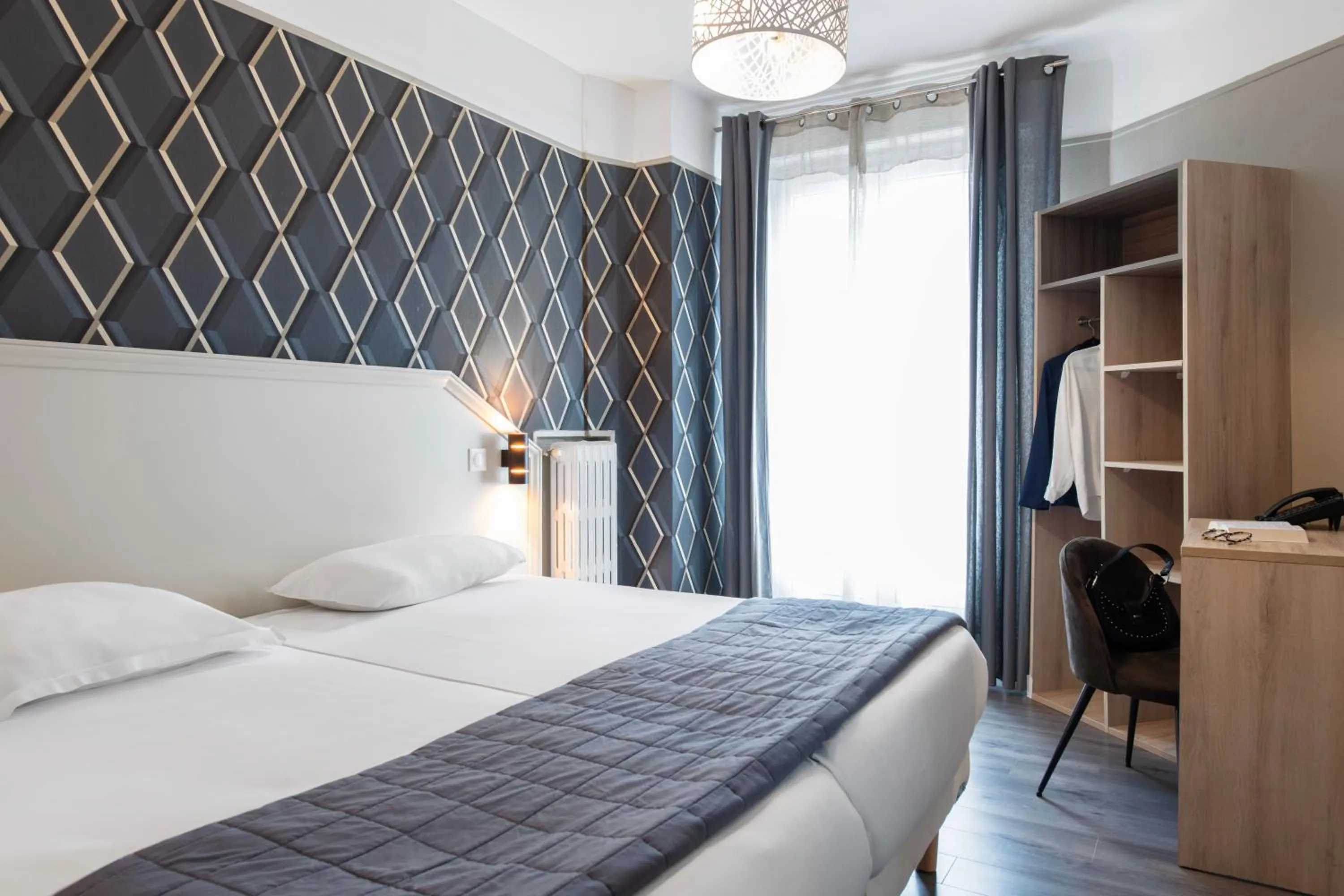 Superior Twin Room in Hôtel Ambassadeur