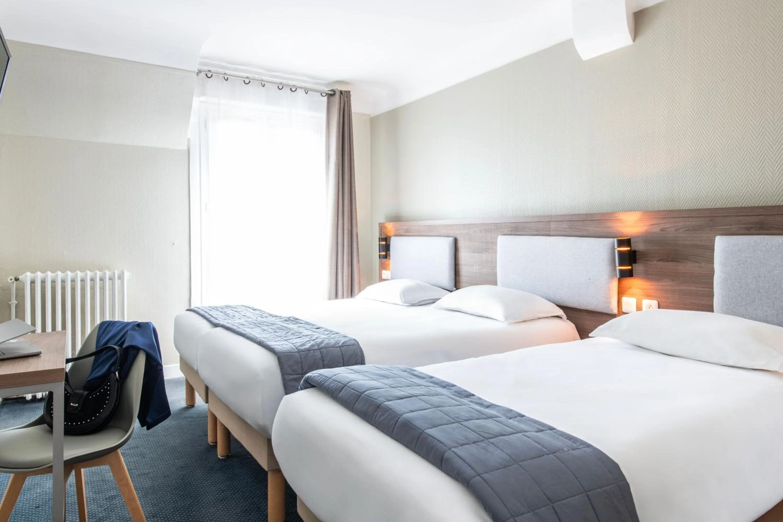 Triple Room in Hôtel Ambassadeur