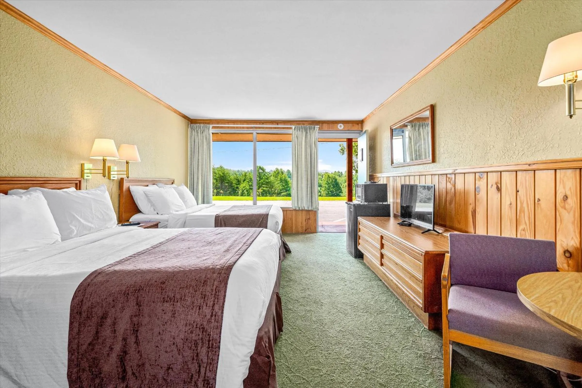 Double Room with Two Double Beds in Early Blue Motel