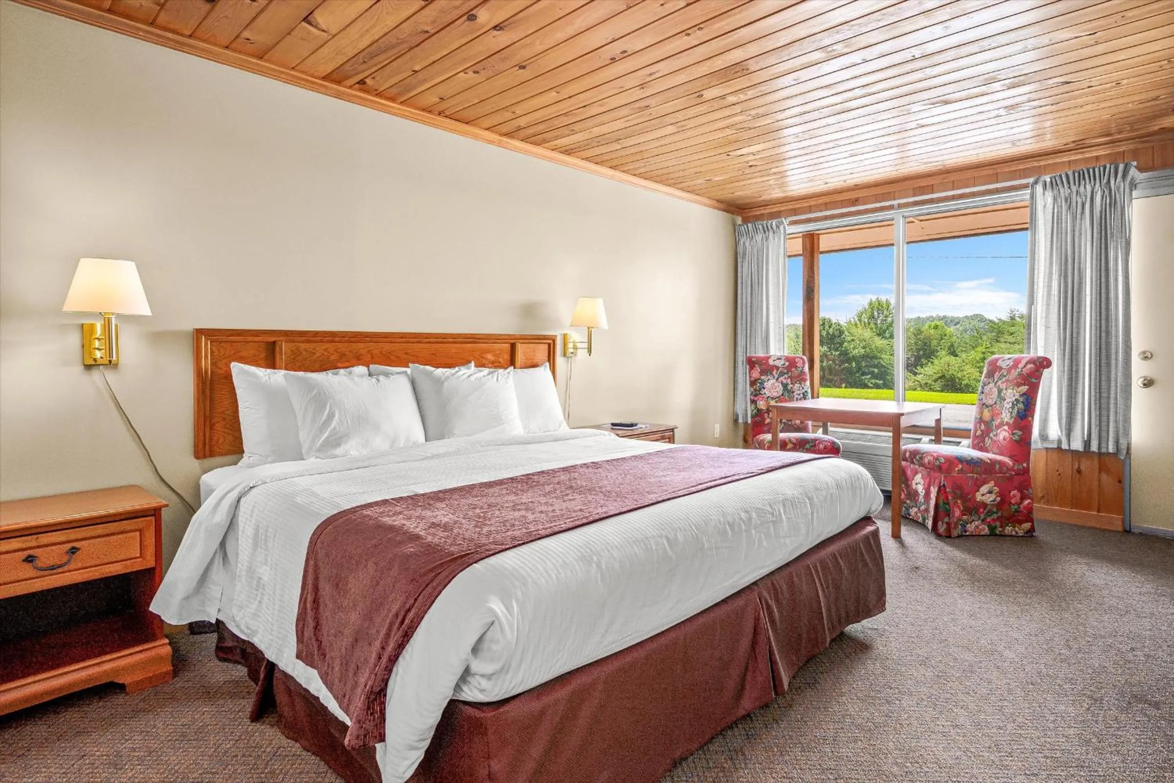 King Room in Early Blue Motel