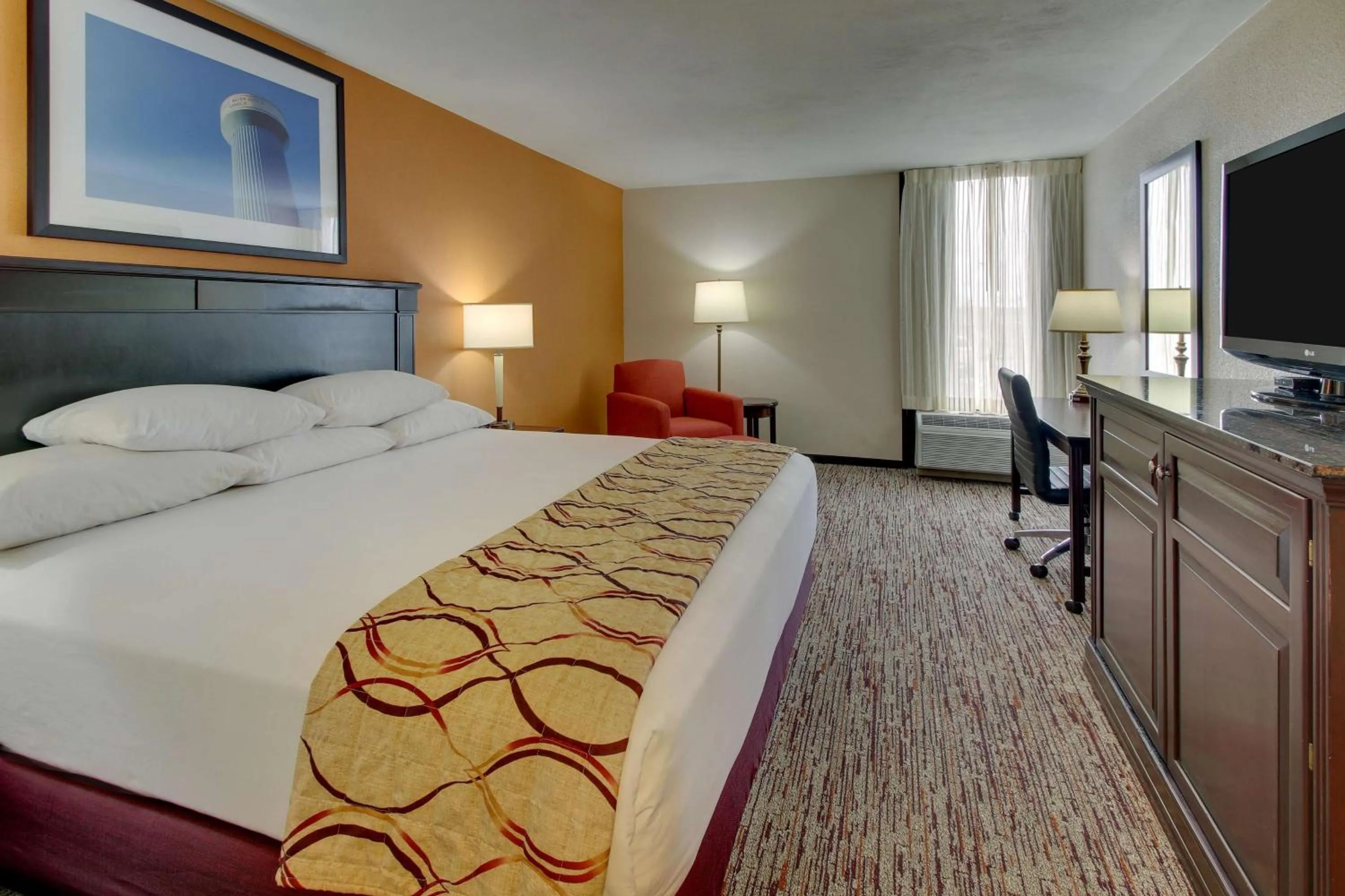 Deluxe King Room - Accessible, Tub in Pear Tree Inn St. Louis - Arnold