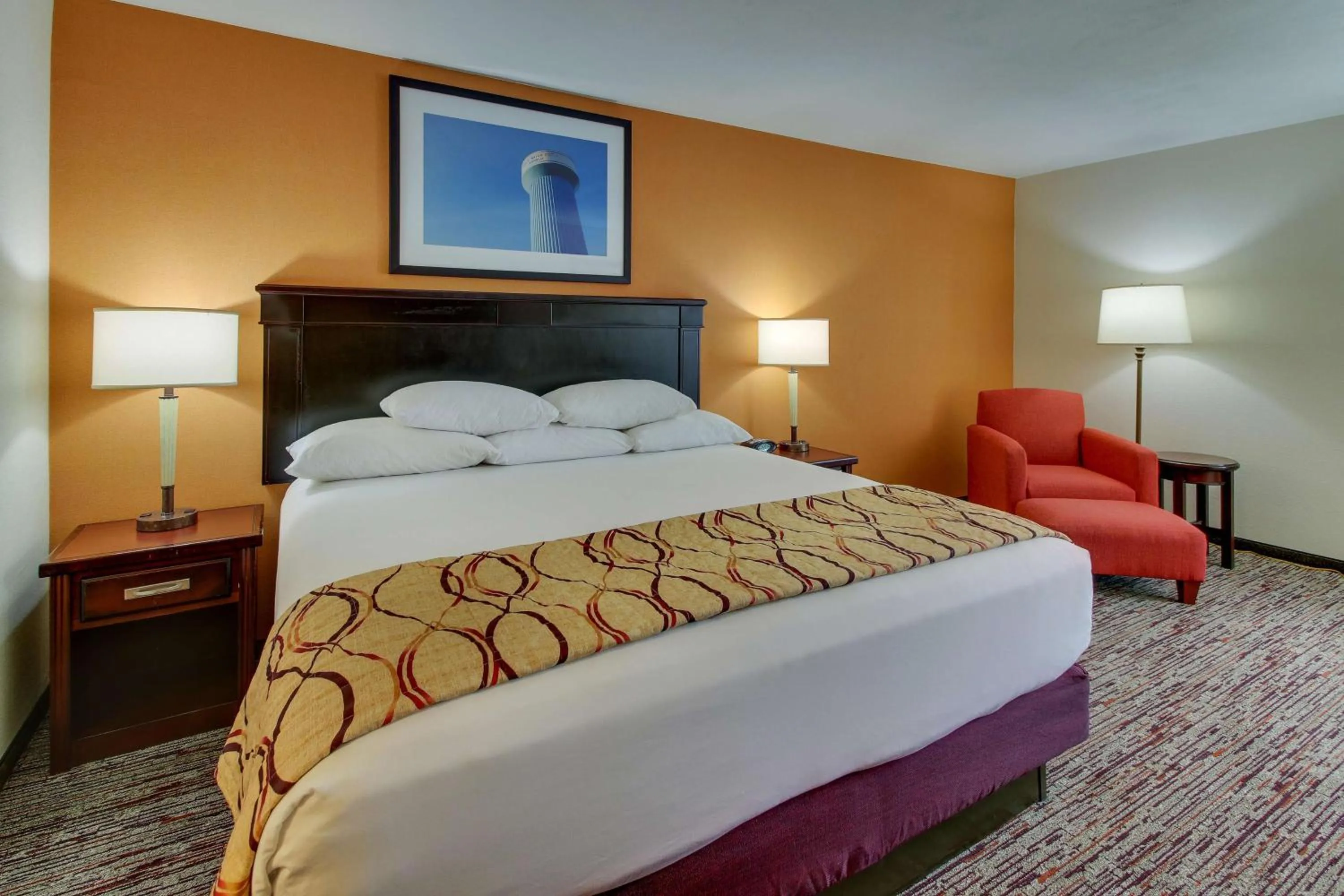 Deluxe King Room in Pear Tree Inn St. Louis - Arnold