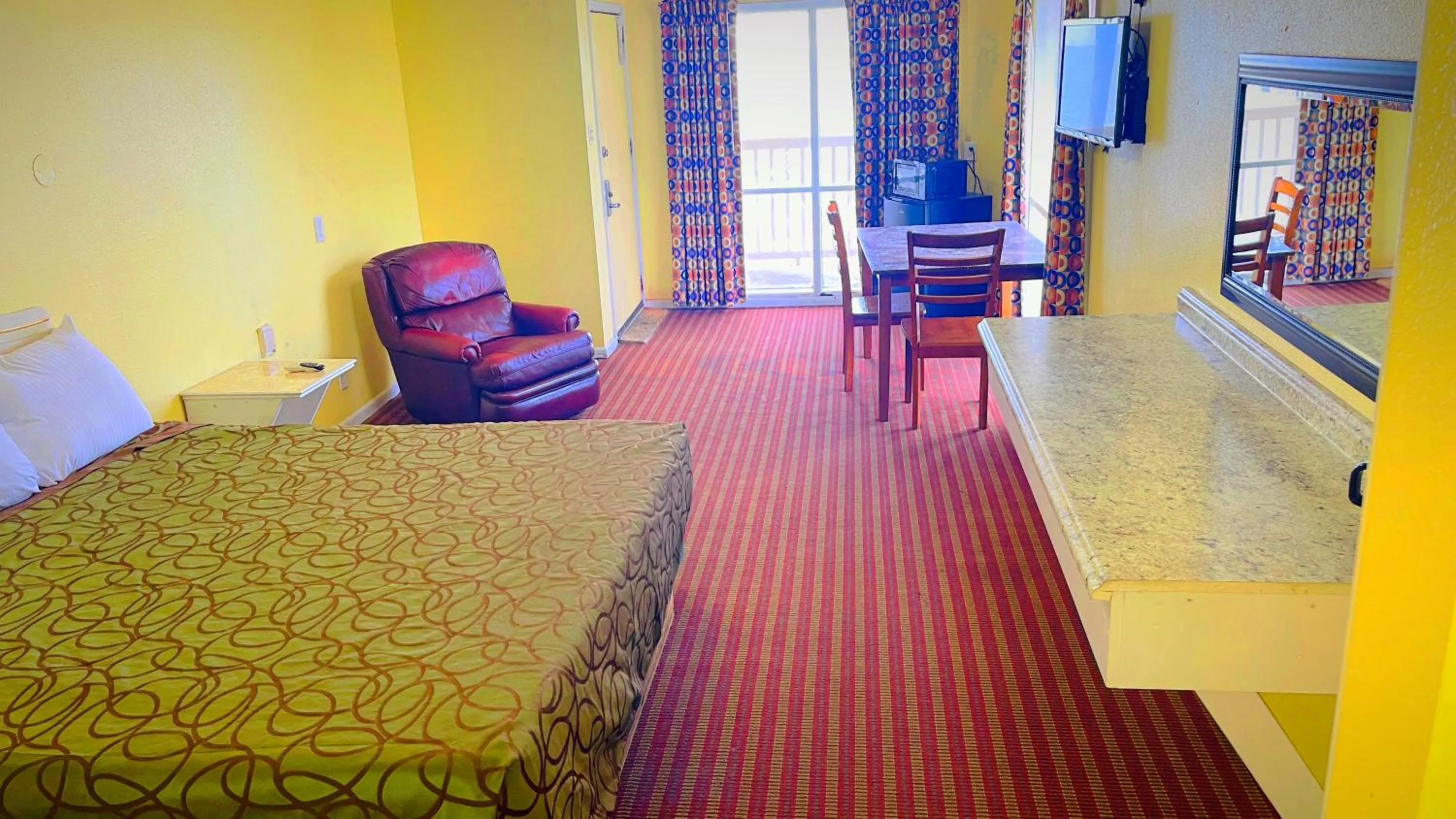 King Room in Sea Shell Inn on the Beach