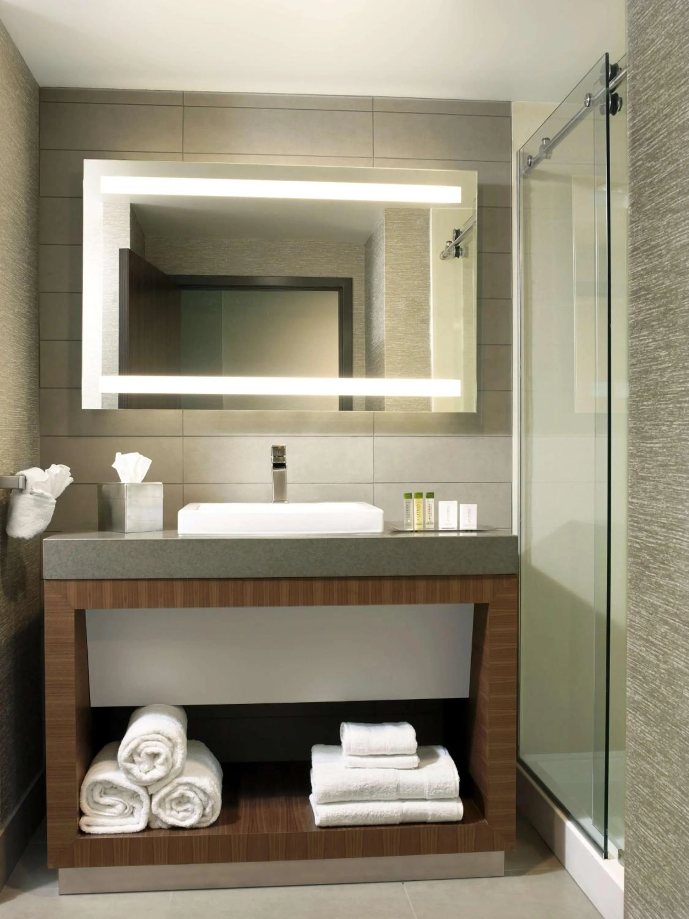 Queen Room with Two Queen Beds and City View in The Broadway Columbia - a DoubleTree by Hilton Hotel