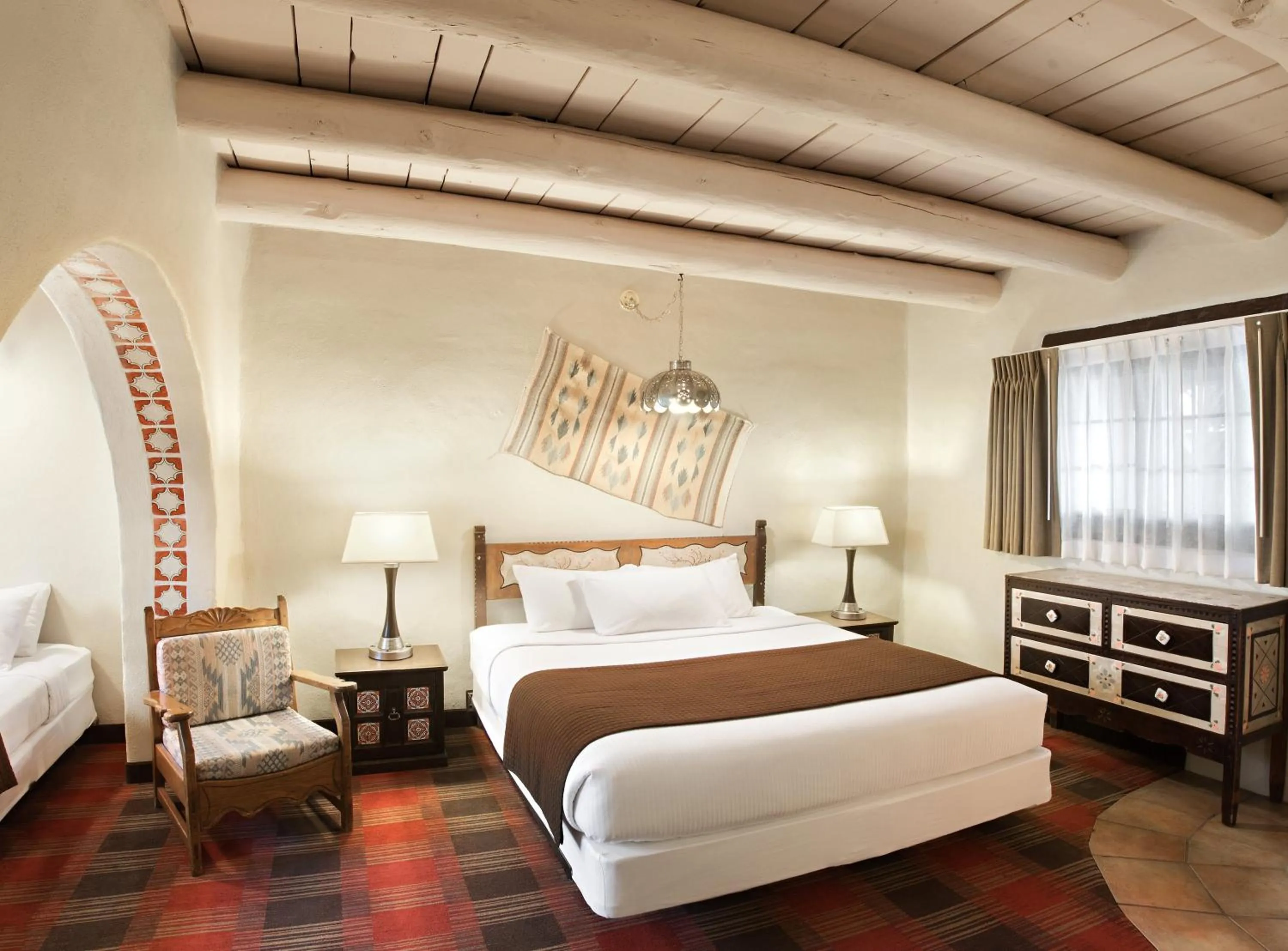 Queen Room with Two Queen Beds in Sagebrush Inn & Suites