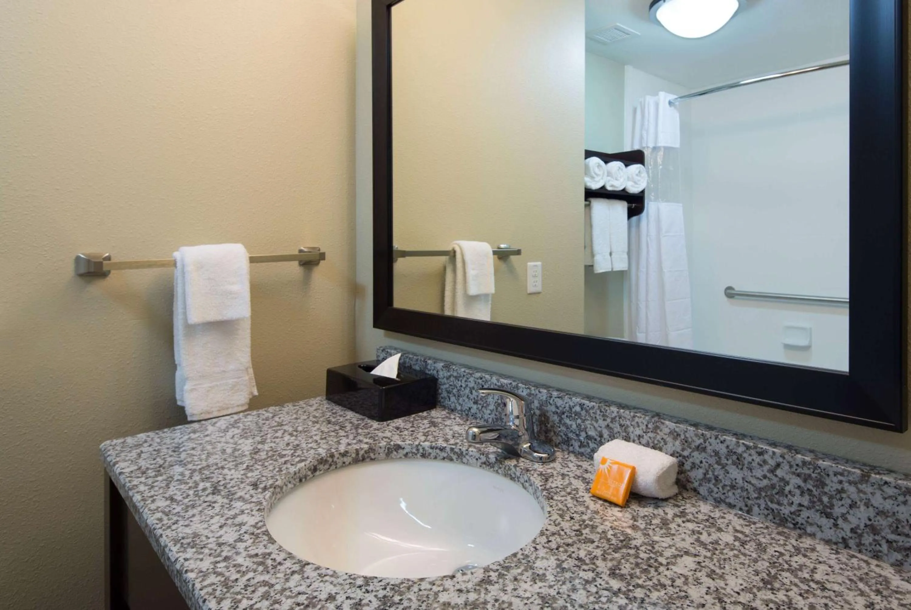 Standard King Room in La Quinta by Wyndham Ocean City