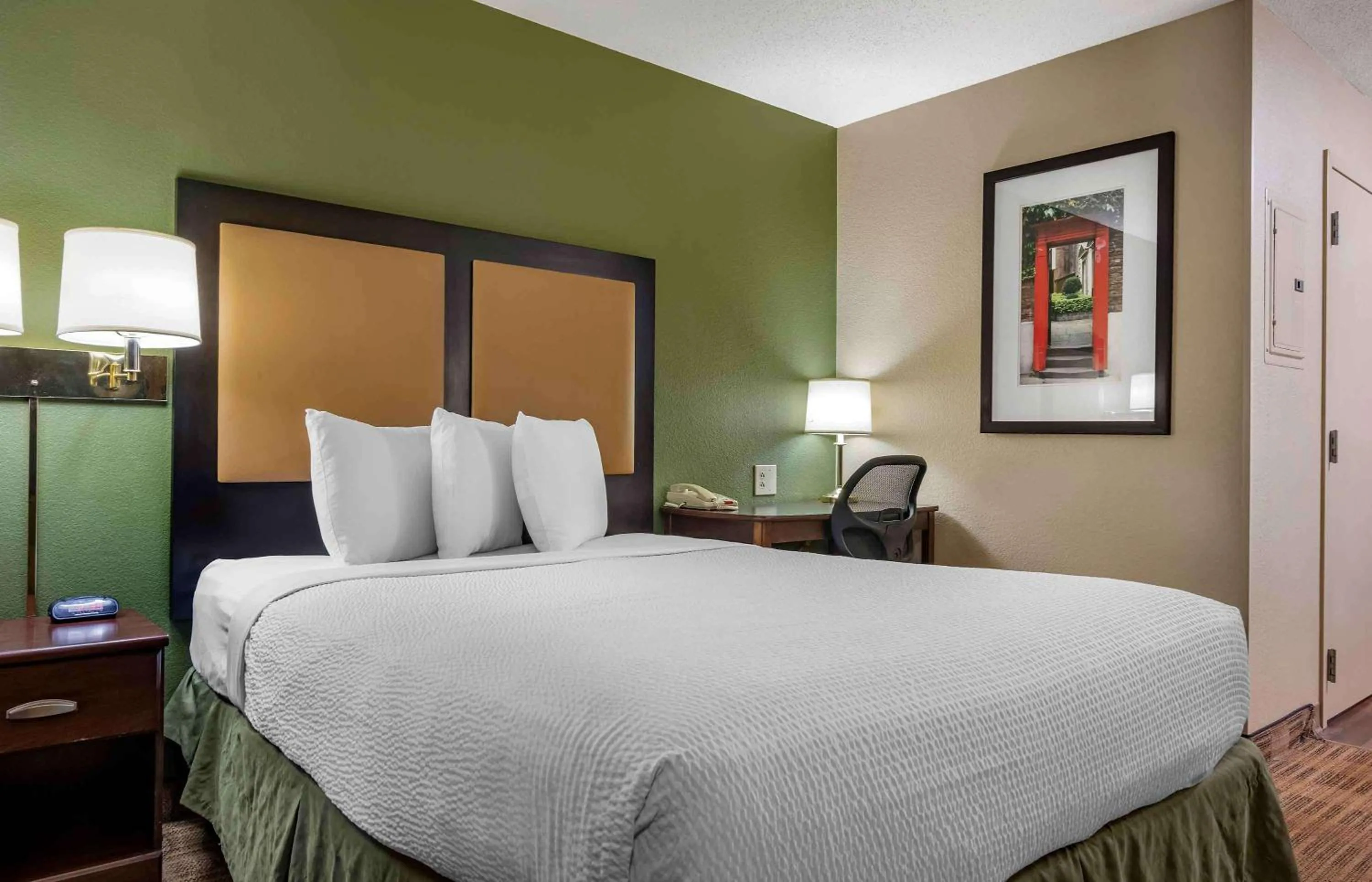 Queen Studio - Non-Smoking in Extended Stay America Suites - Pittsburgh - West Mifflin