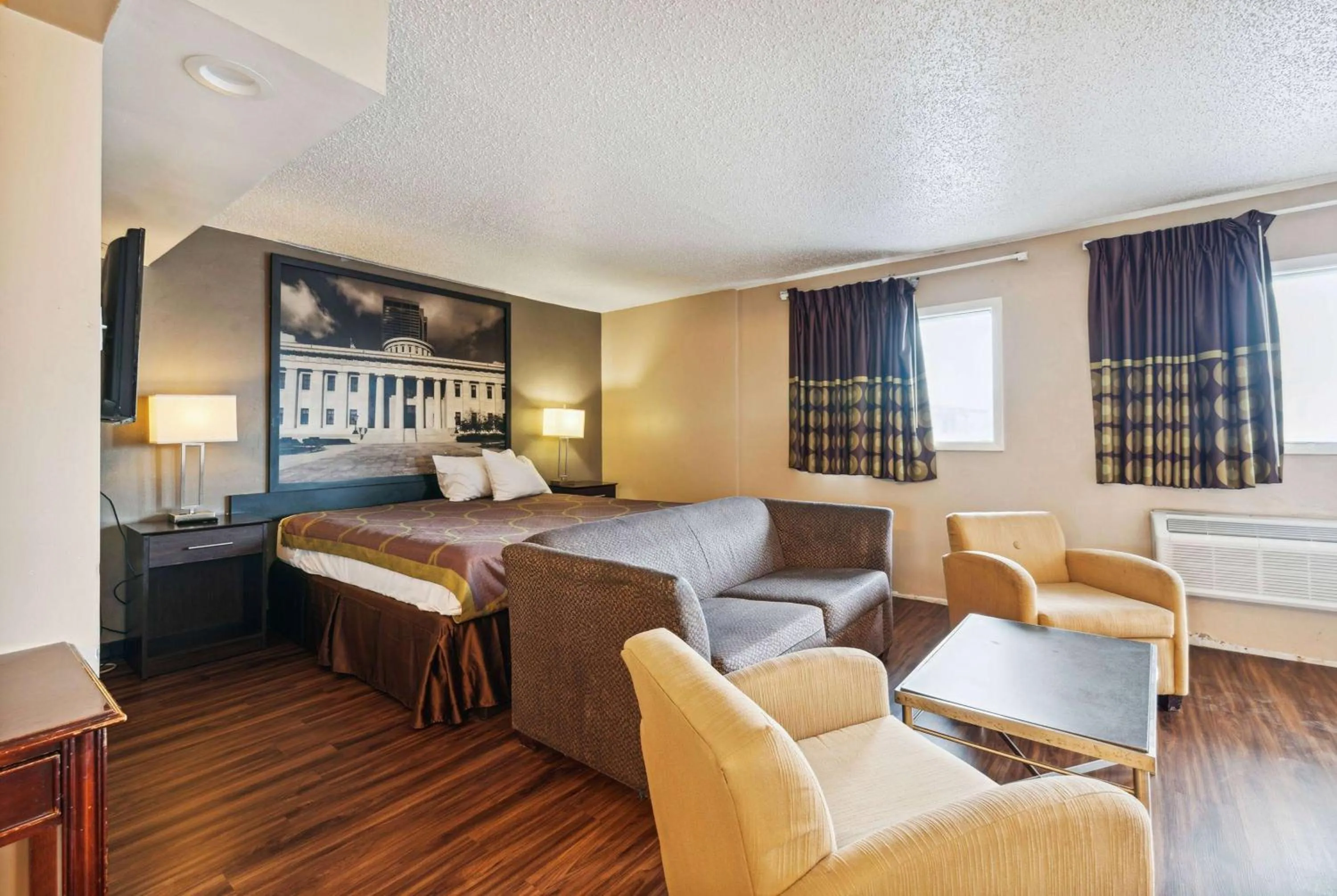 King Studio Suite - Non Smoking in Super 8 by Wyndham Millbury/Toledo