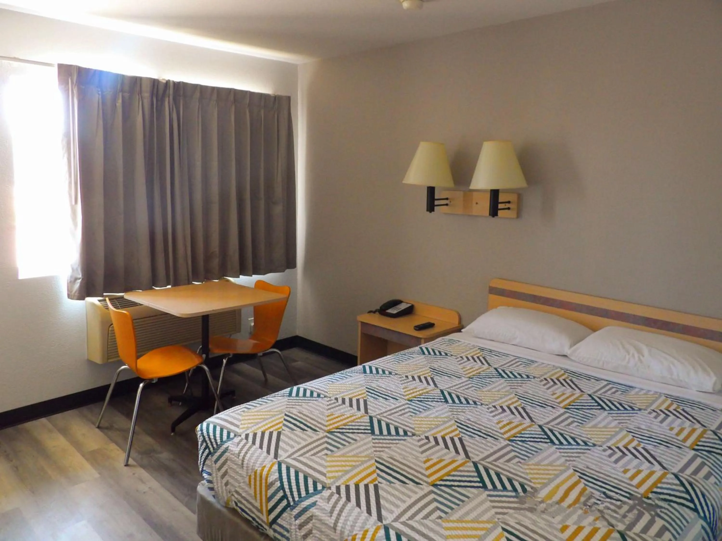 Queen Room - Smoking in Motel 6 Ontario, OR