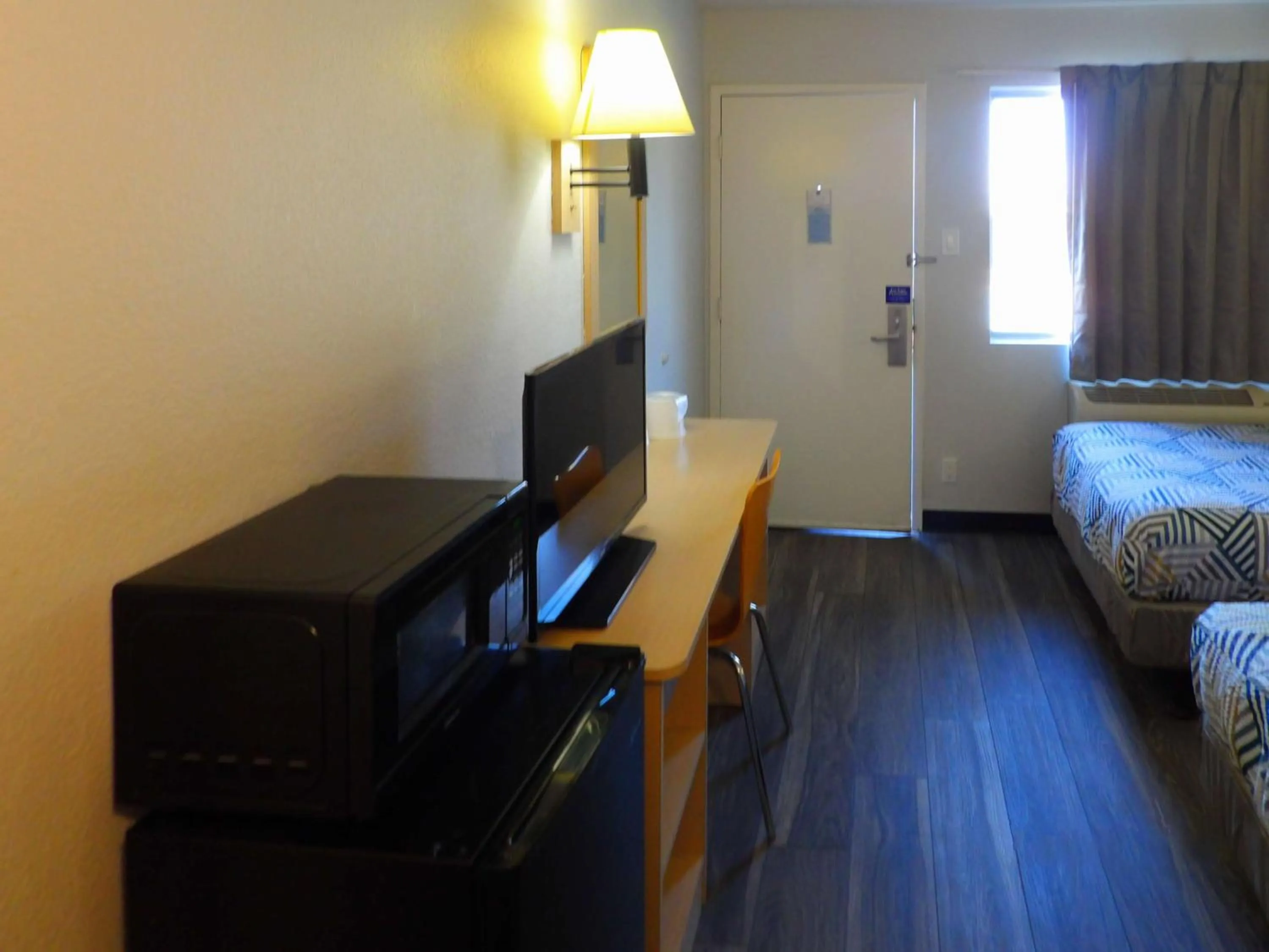 Quadruple Room - Non-Smoking in Motel 6 Ontario, OR
